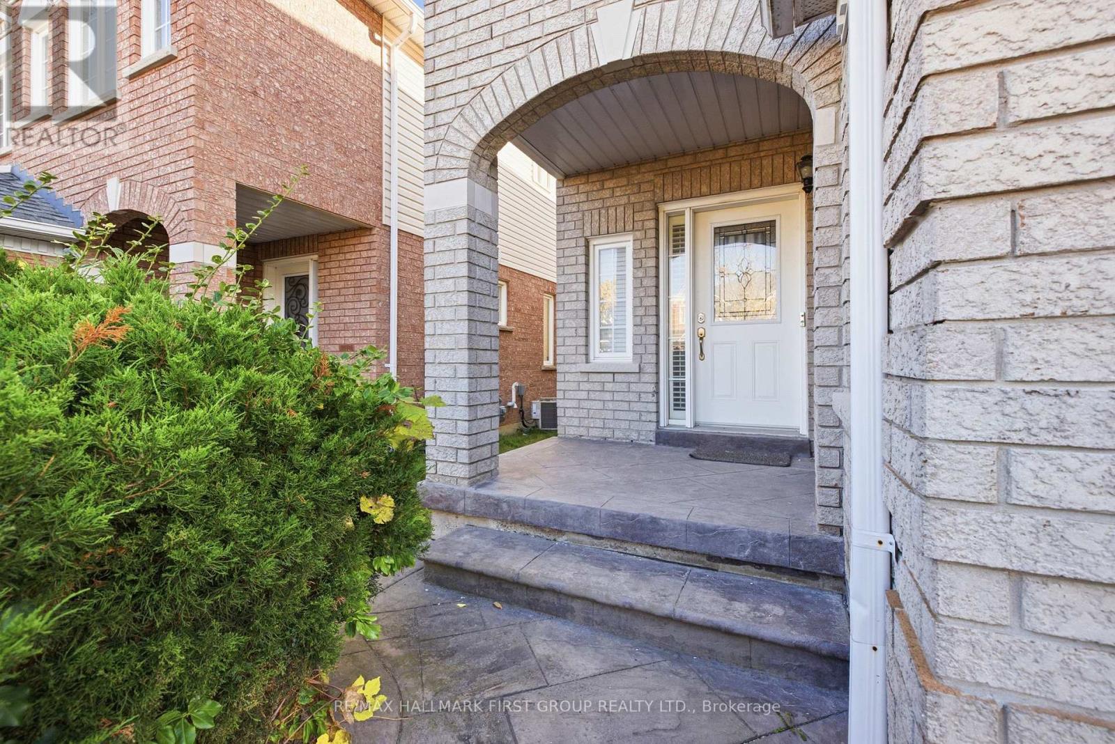 47 Jonesridge Drive, Ajax, Ontario  L1T 0B2 - Photo 2 - E14124306