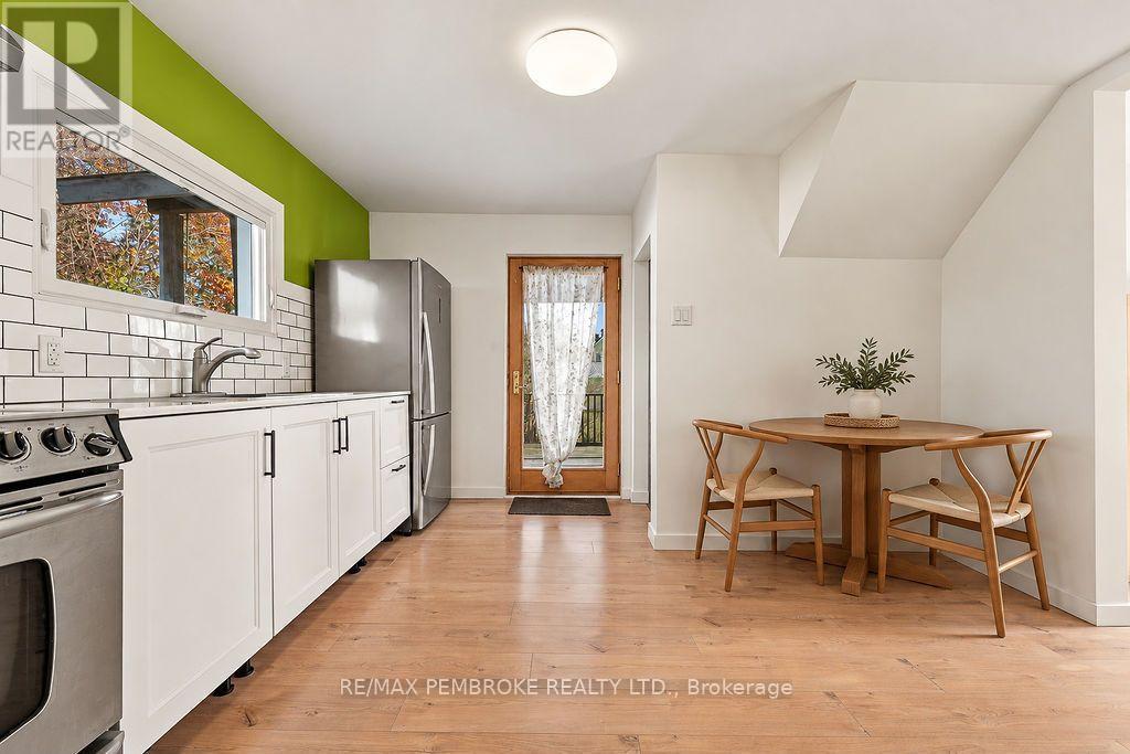445 Thompson Street, Pembroke, Ontario K8A 3S2 - Photo 3 - X14124102
