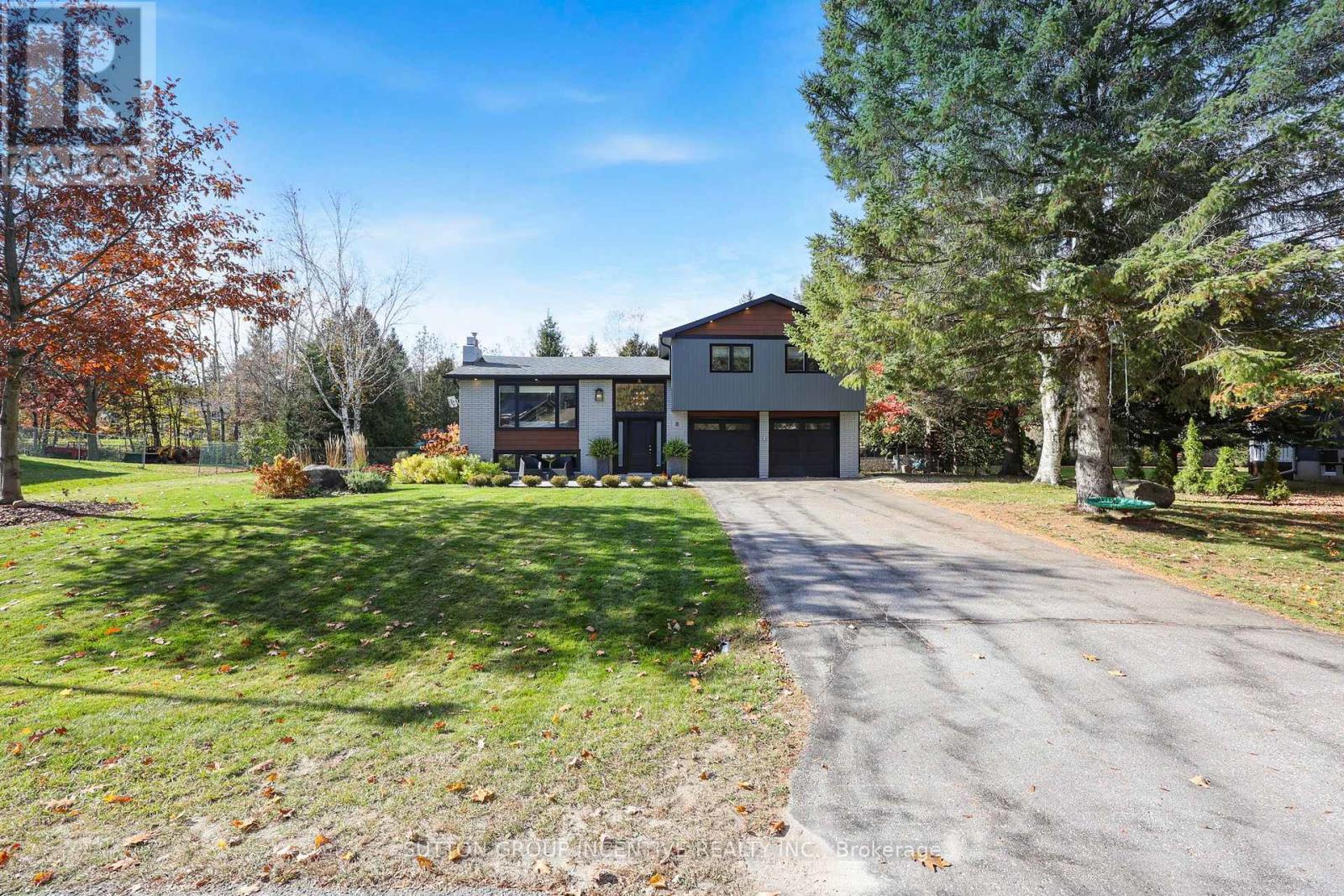 8 PATRICIA COURT, Springwater, Ontario