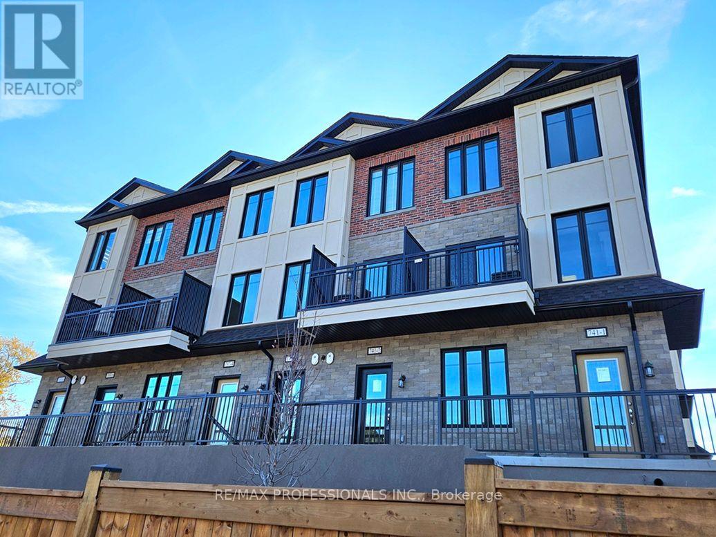 2 - 741 Front Royal Street, Mississauga (Applewood), Ontario  L4Y 0G6 - Photo 2 - W14124112