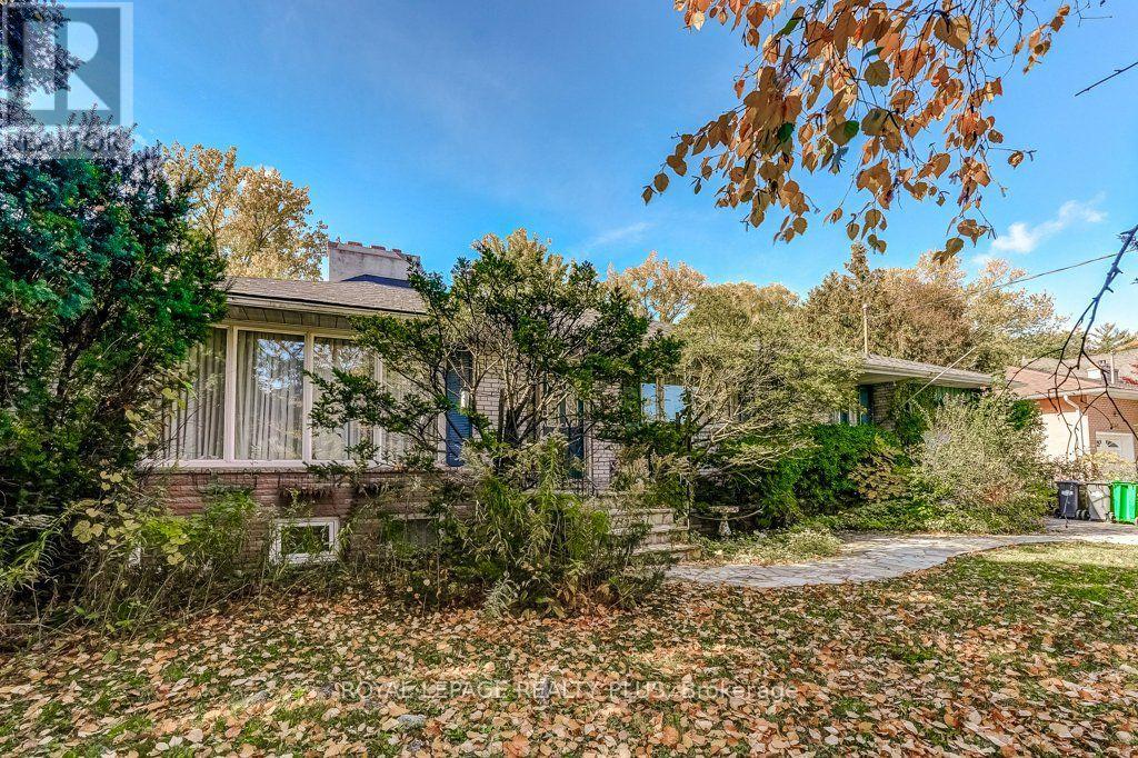 1538 Lorne Wood Road, Mississauga, Ontario  L5H 3G3 - Photo 4 - W14124236