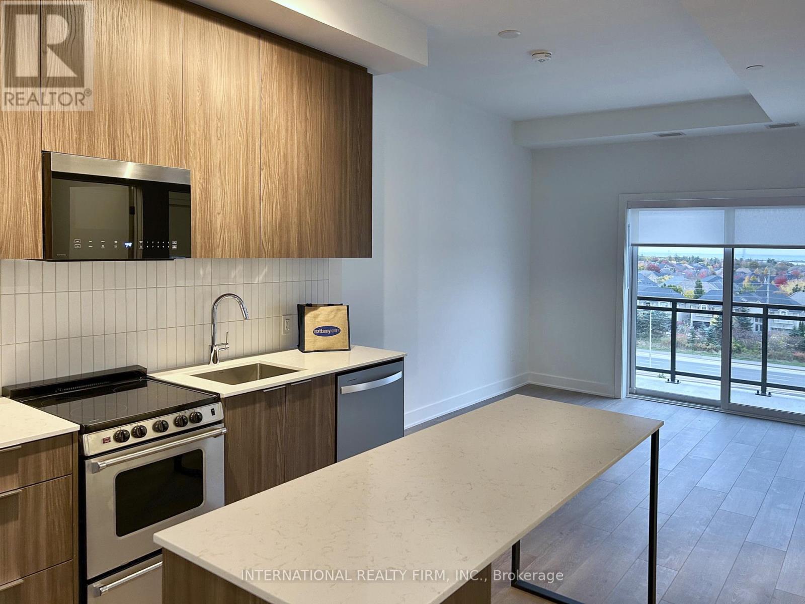719 - 3008 William Cutmore Boulevard, Oakville, Ontario  L6H 8A4 - Photo 2 - W14124312