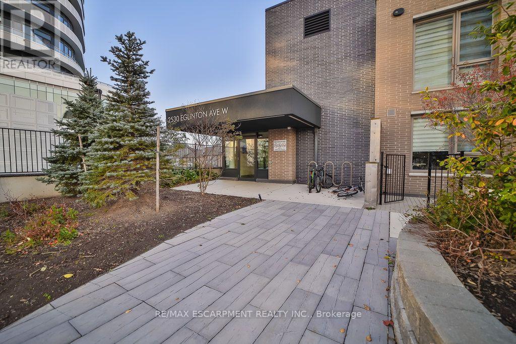 102 - 2530 EGLINTON AVENUE W, Mississauga, Ontario