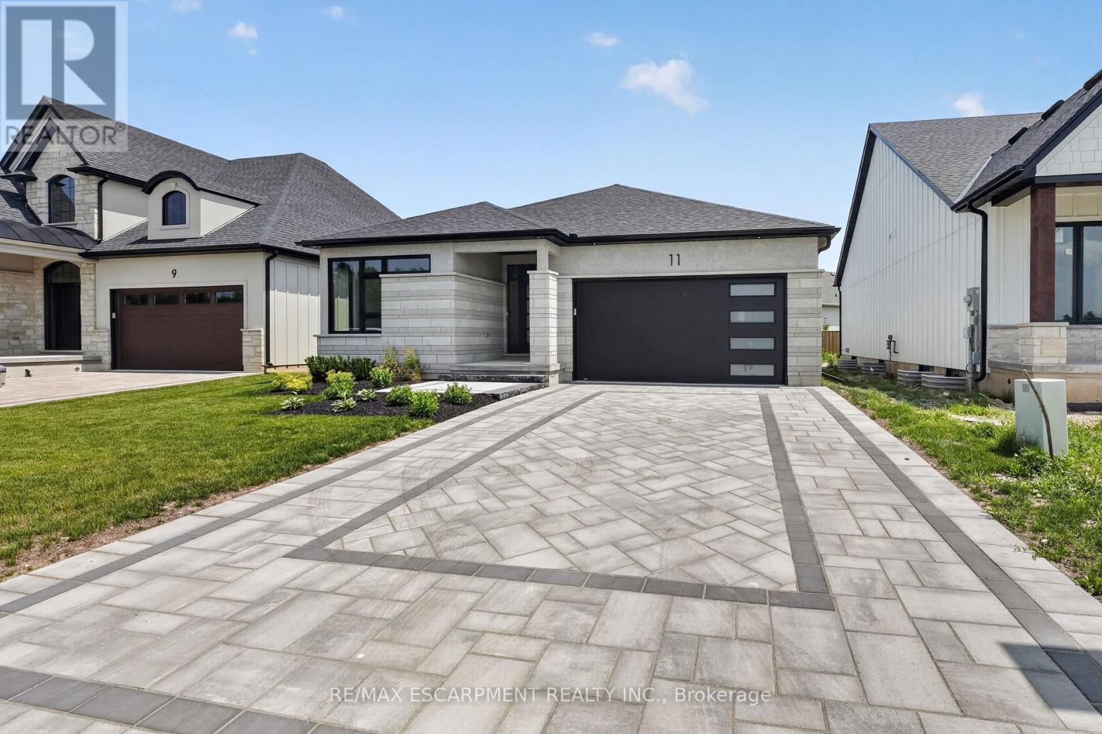 11 Oakley Drive, Niagara-On-The-Lake (Virgil), Ontario  L0S 1J0 - Photo 4 - X14124172
