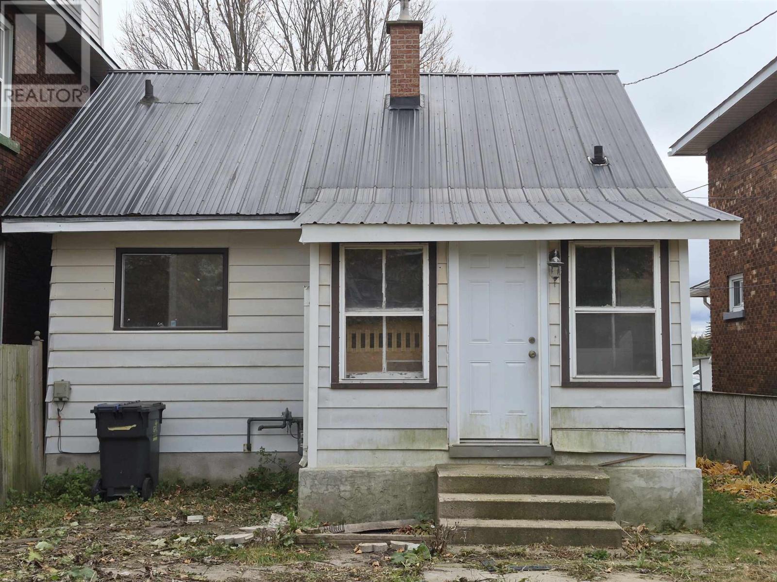 226 Albert St W, Sault Ste. Marie, Ontario  P6A 1B6 - Photo 14 - SM263003