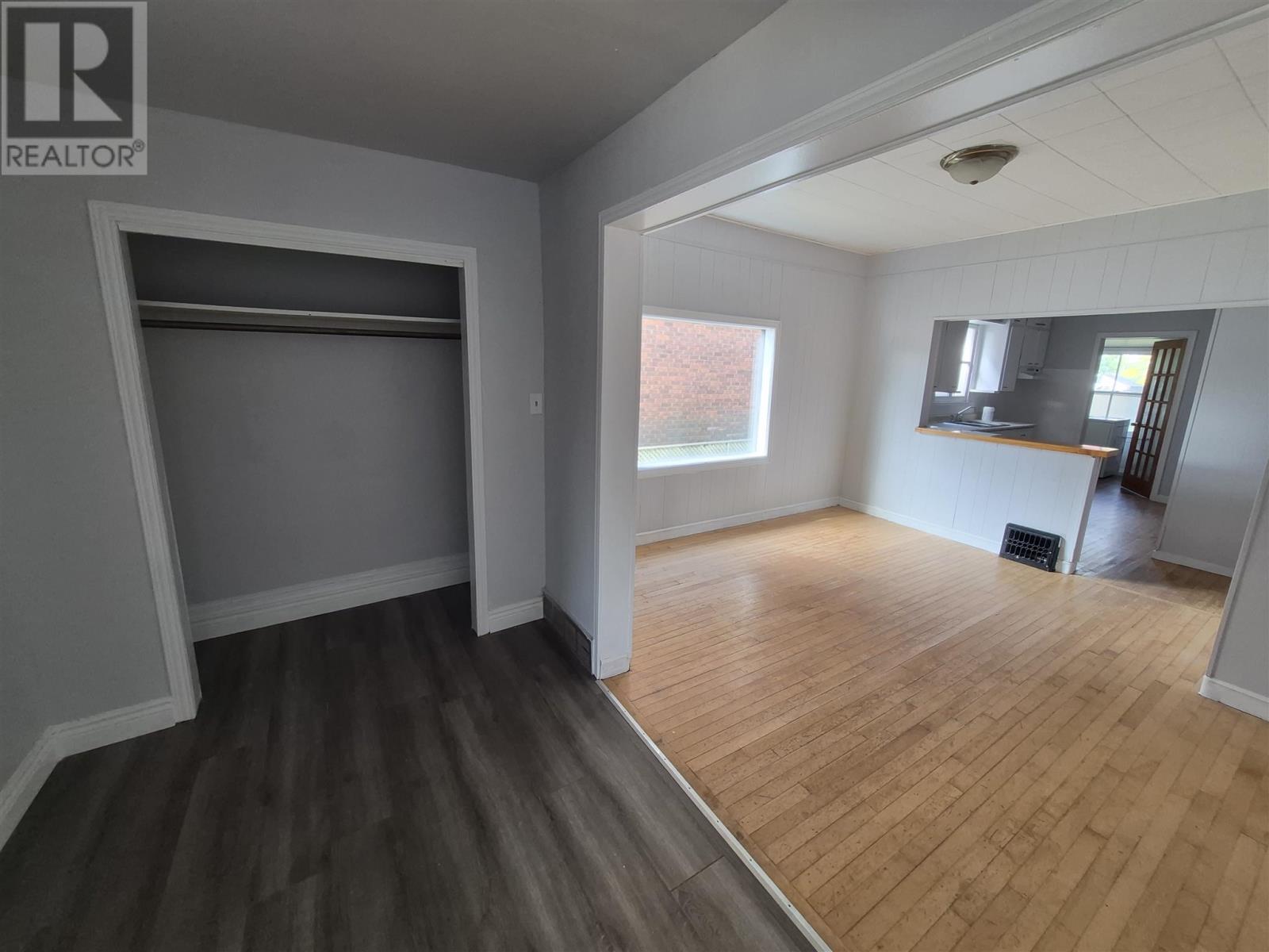 226 Albert St W, Sault Ste. Marie, Ontario  P6A 1B6 - Photo 3 - SM263003