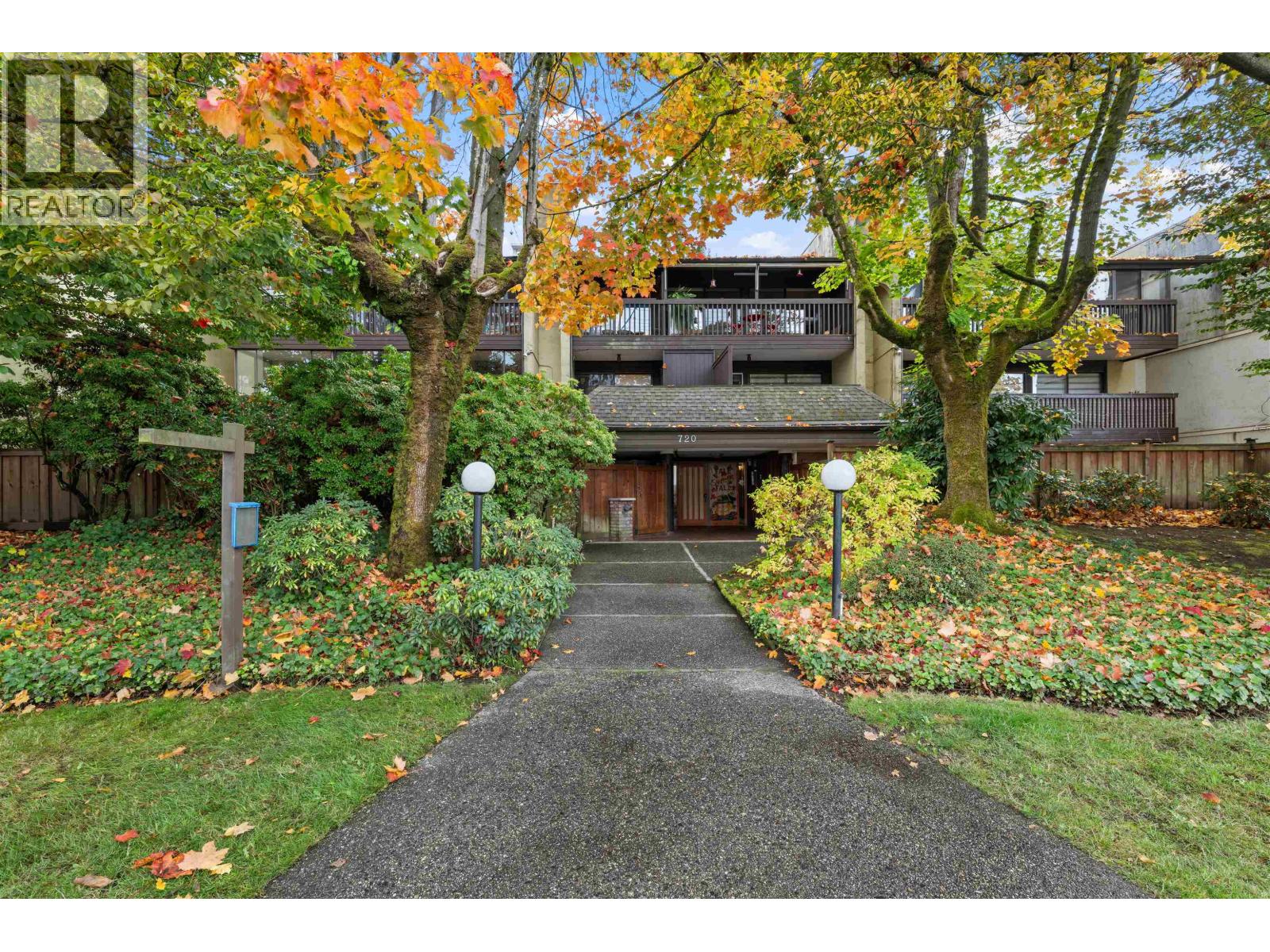 301 720 EIGHTH AVENUE, New Westminster, British Columbia