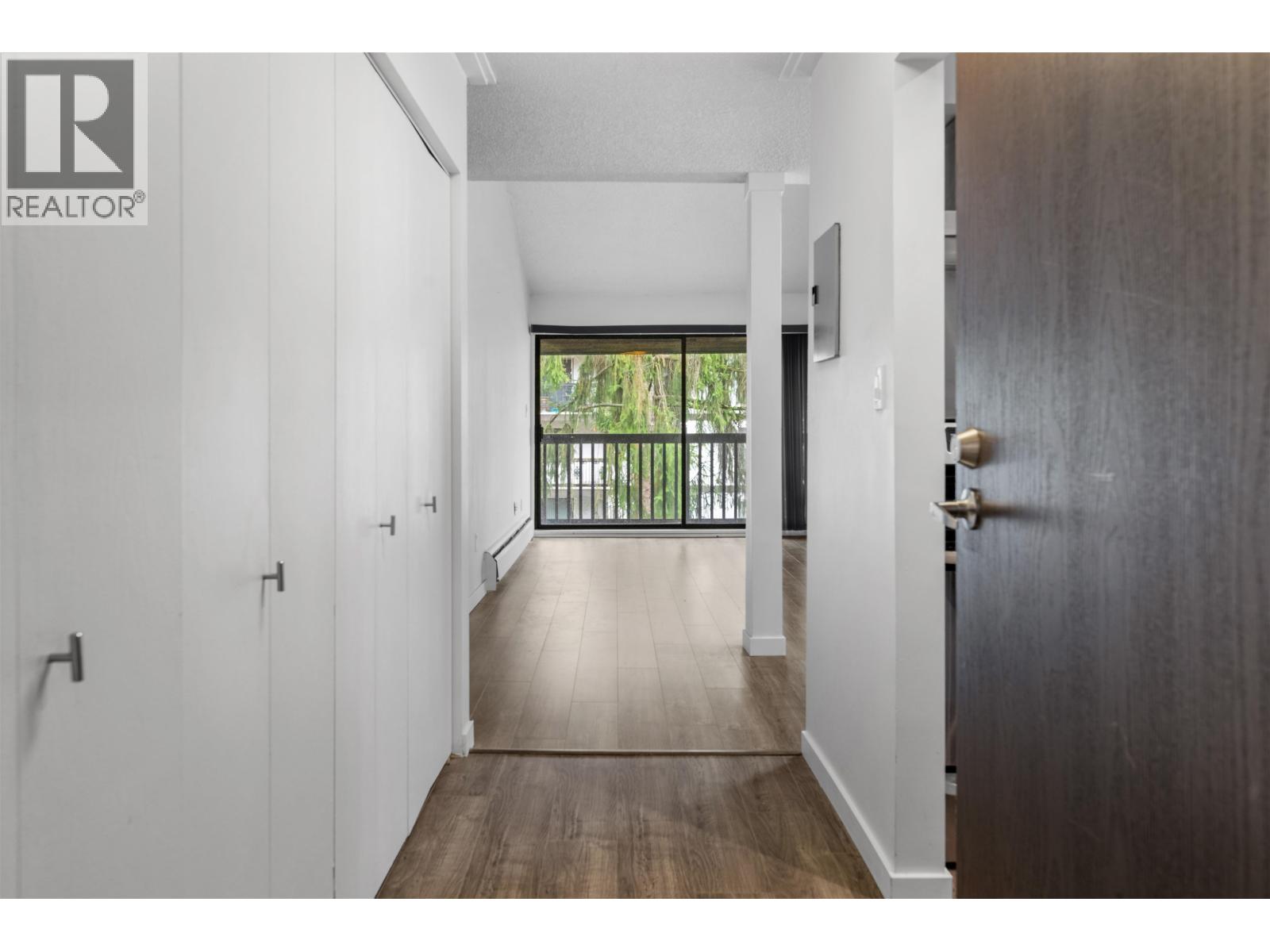 301 720 Eighth Avenue, New Westminster, British Columbia  V3M 2R3 - Photo 2 - R3179186