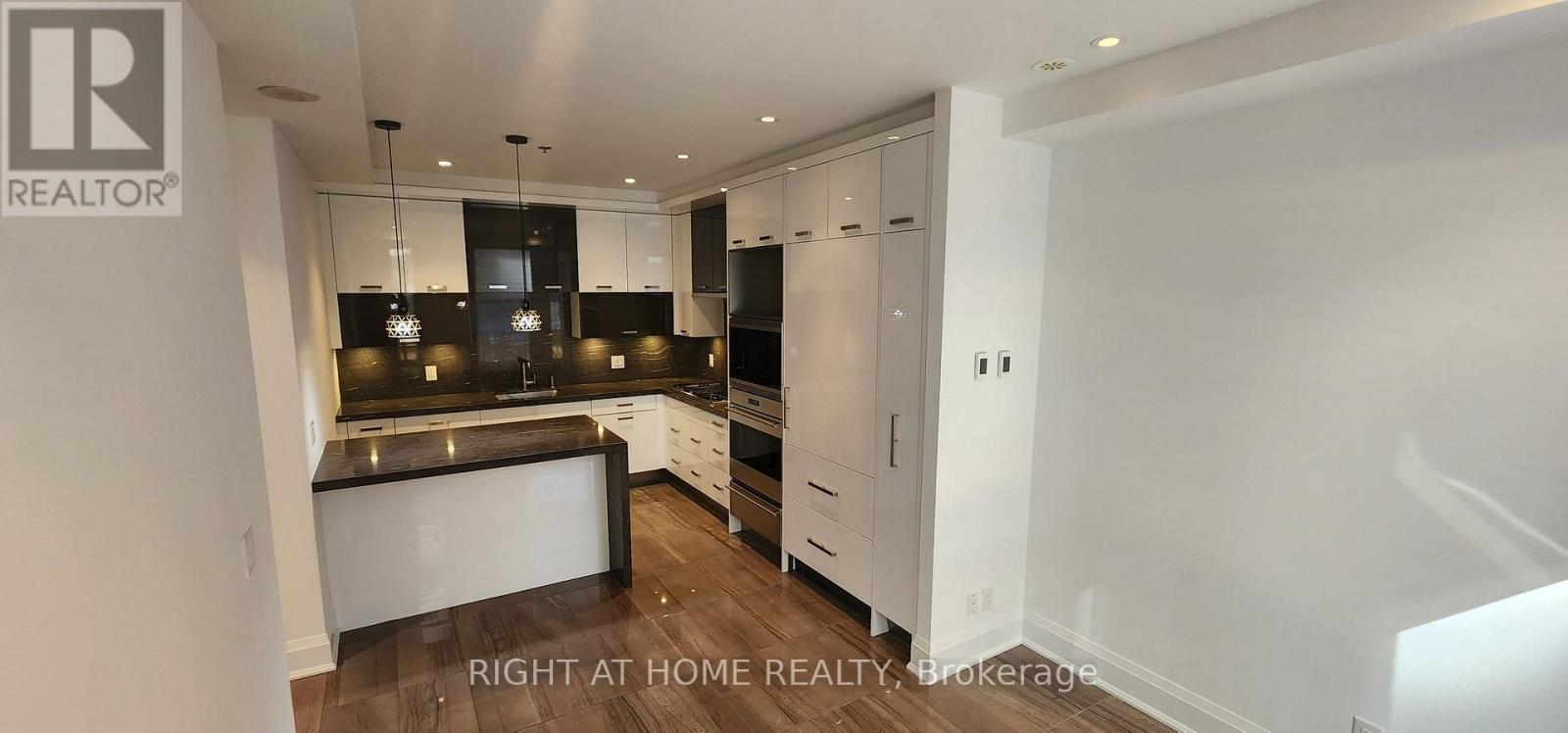 1082 Bay Street, Toronto, Ontario  M5S 0A3 - Photo 7 - C14116804