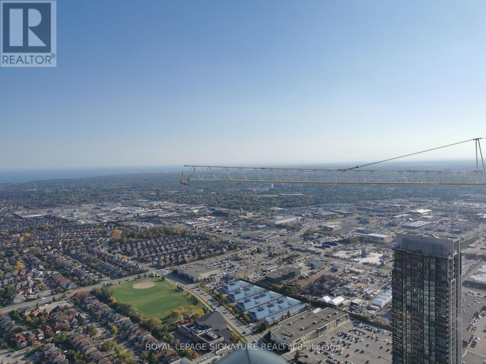6711 - 448 Burhamthorpe Road W, Mississauga, Ontario  L5B 0R4 - Photo 2 - W14124458