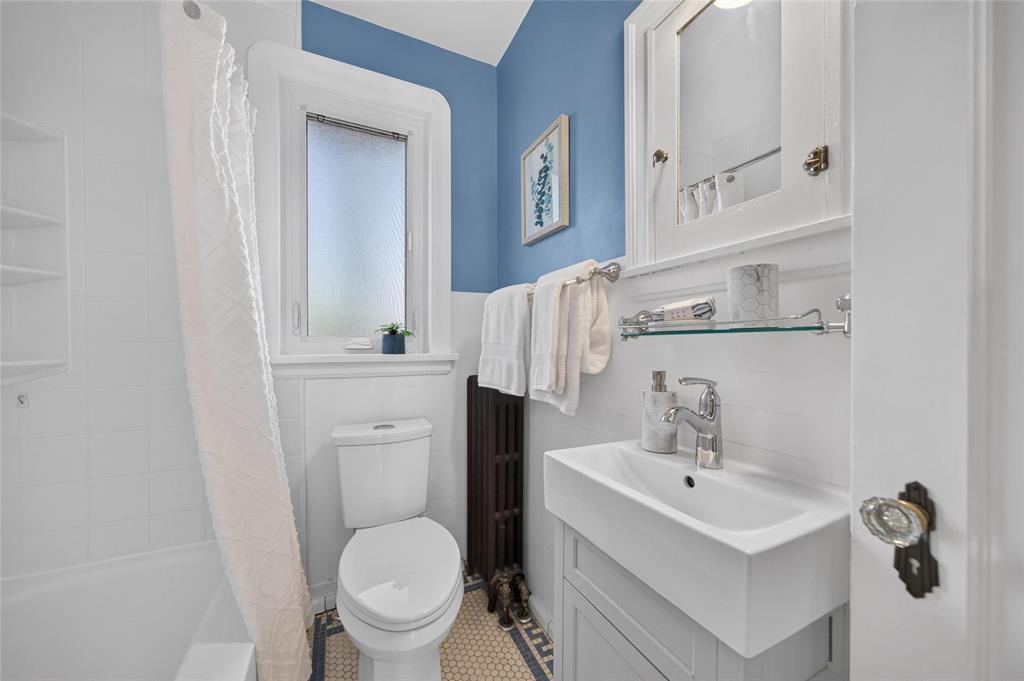 243 Lenore Street, Winnipeg, Manitoba  R3G 2C7 - Photo 8 - 202626527