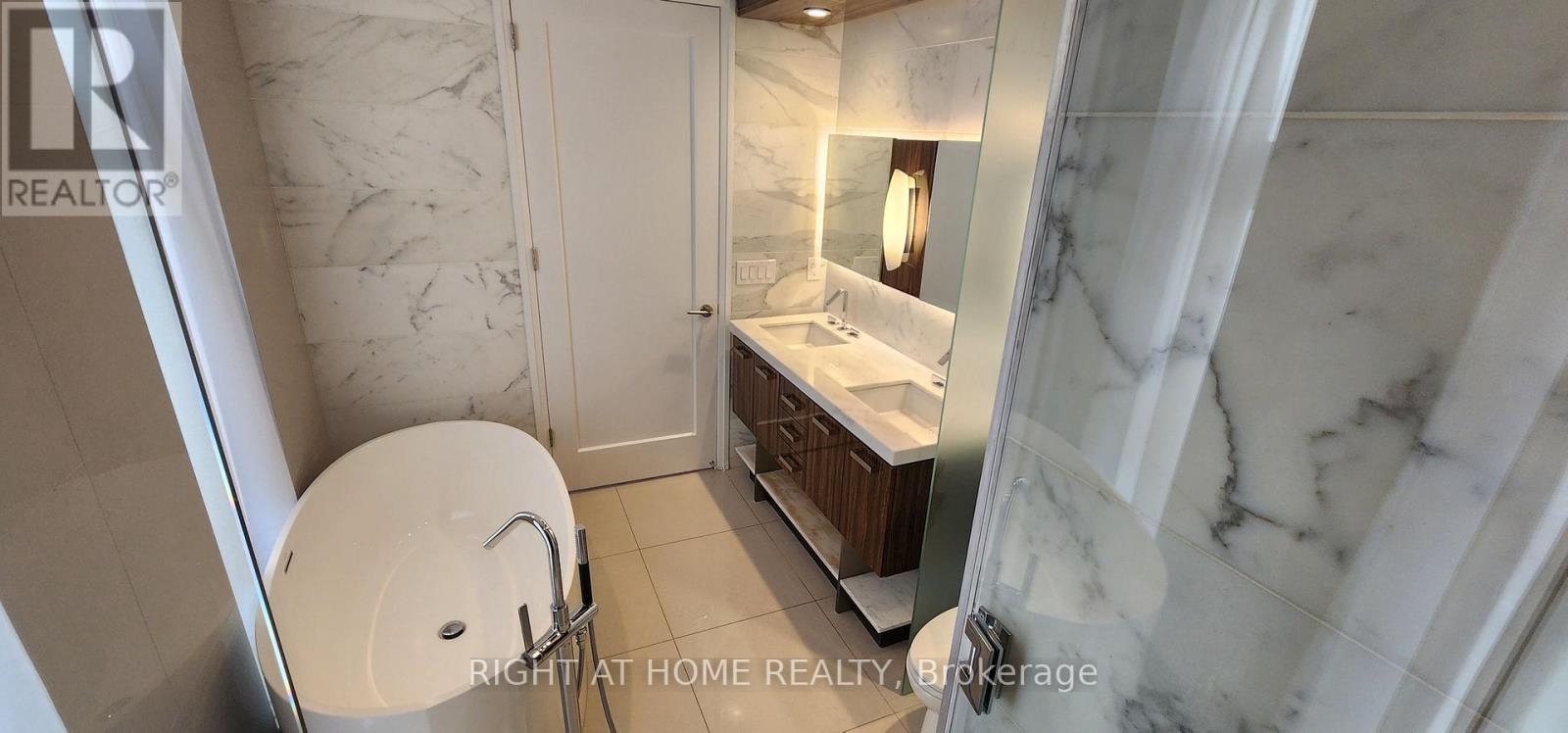 1082 Bay Street, Toronto, Ontario  M5S 0A3 - Photo 14 - C14116804