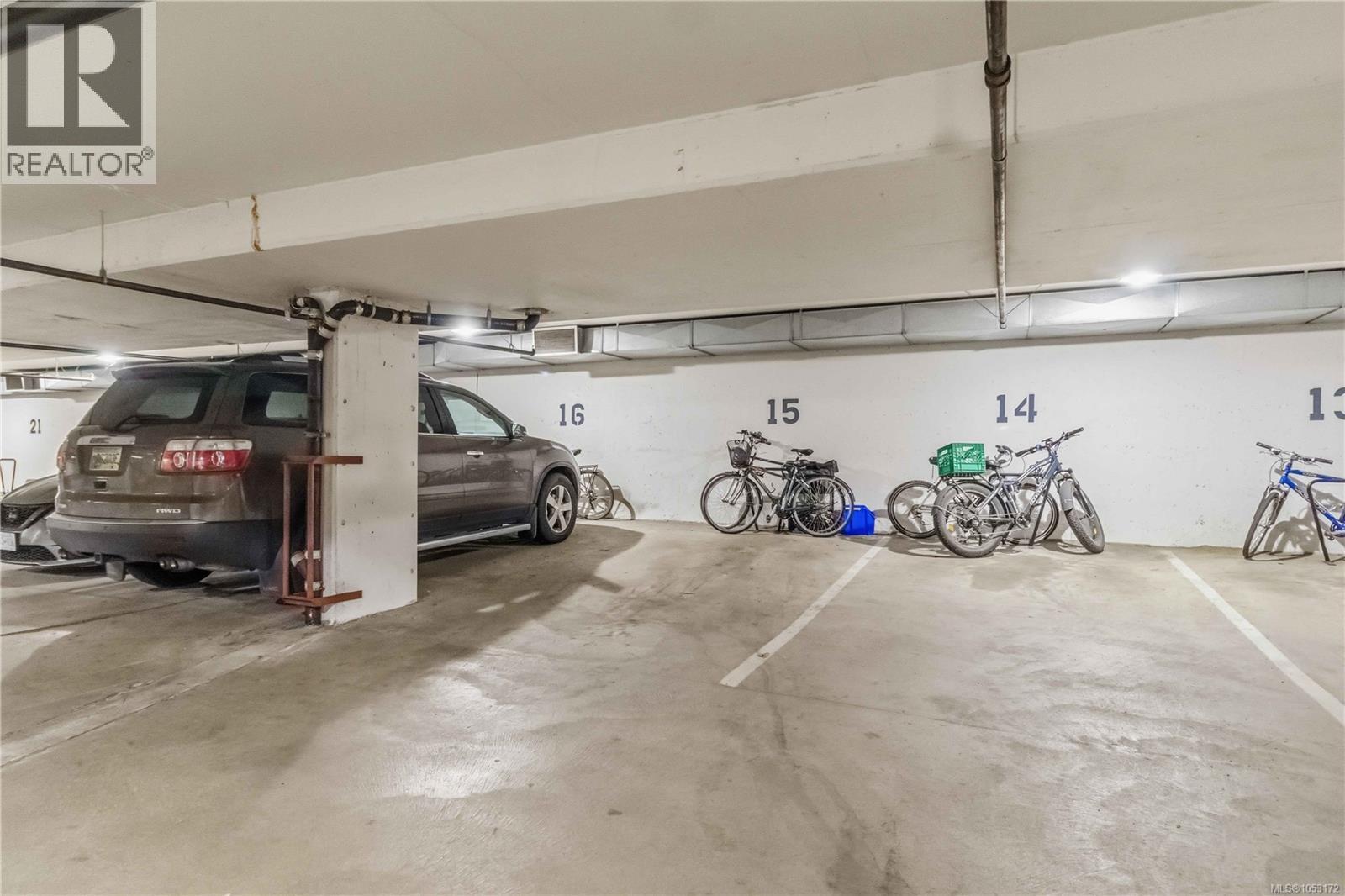 203 1710 Fort St