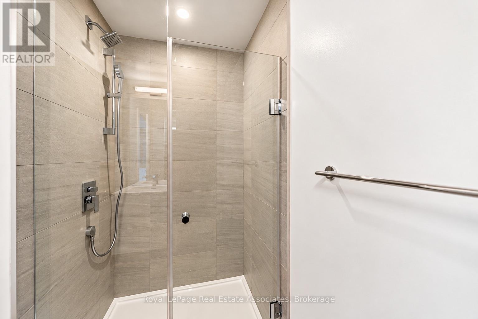 1004 - 1 Quarrington Lane, Toronto, Ontario  M3C 0S4 - Photo 10 - C14124716