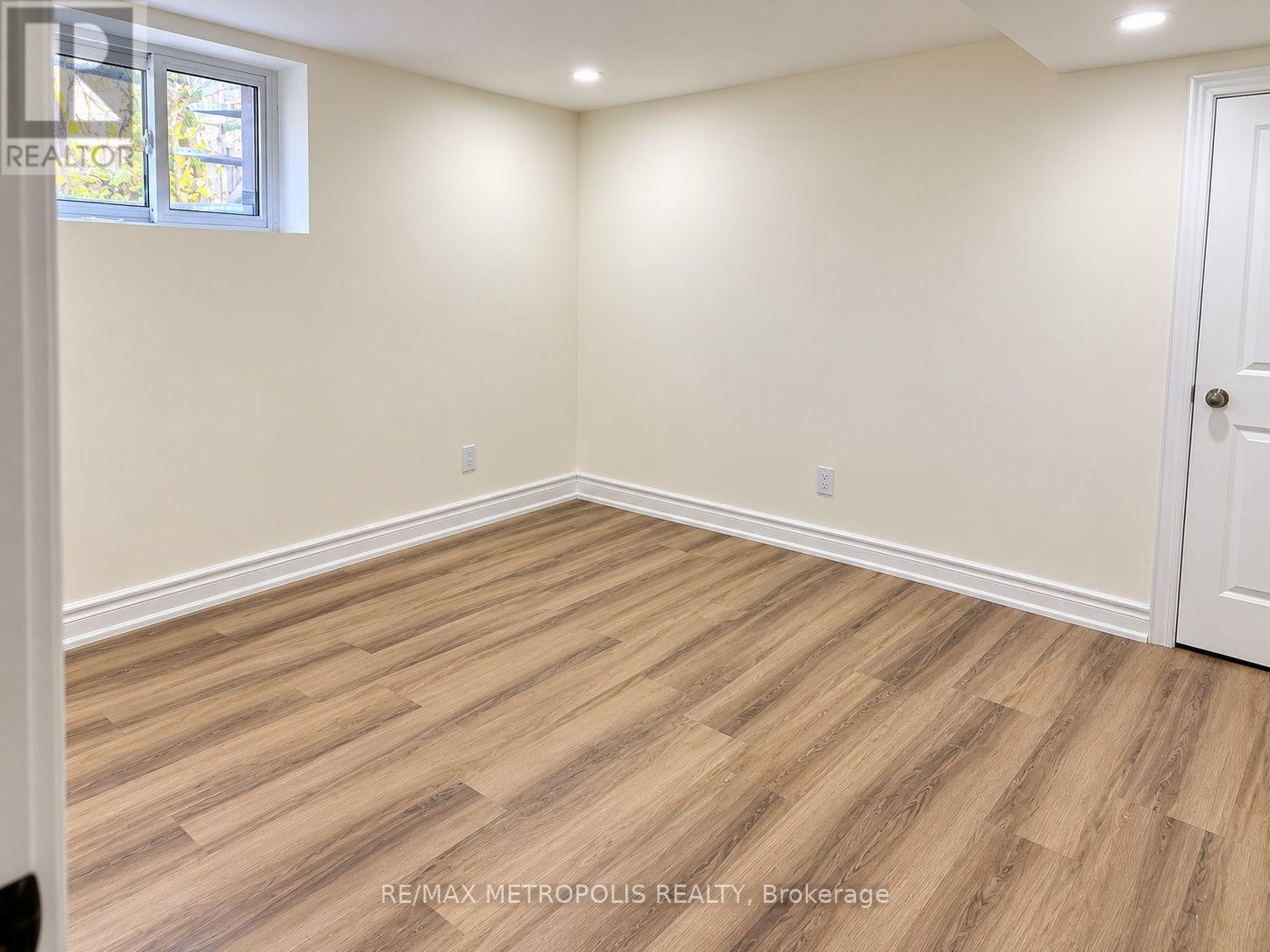 Bsmt - 5 Glenayr Gate, Whitby, Ontario  L1N 8J4 - Photo 4 - E14122788