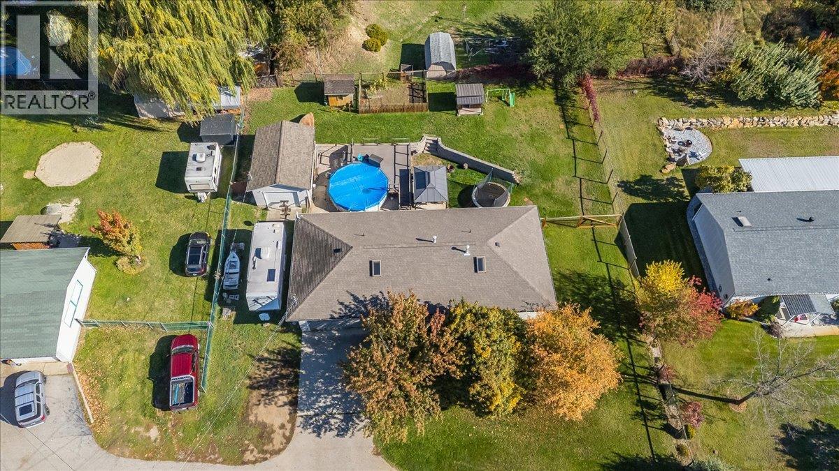2045 Raspberry Road, Castlegar, British Columbia V1N 4T6 - Photo 6 - 10403496