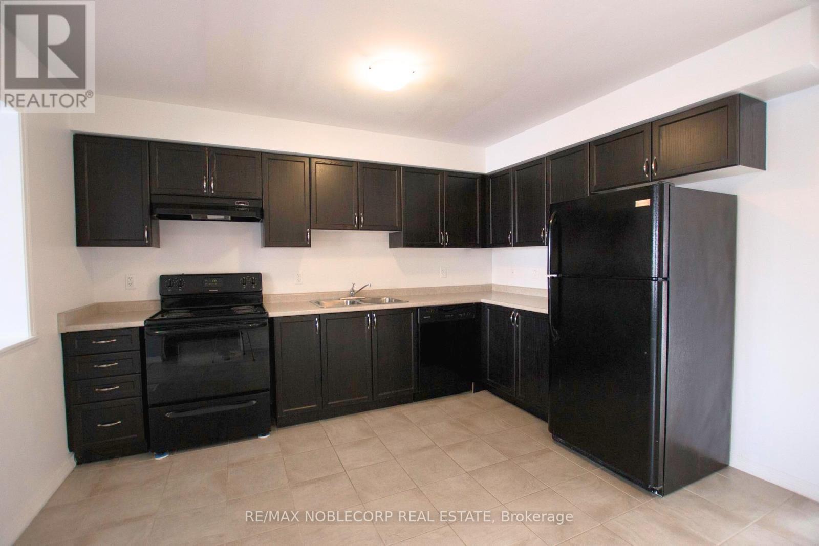 1287 Coleman Crescent, Innisfil, Ontario  L9S 1X5 - Photo 4 - N14124486