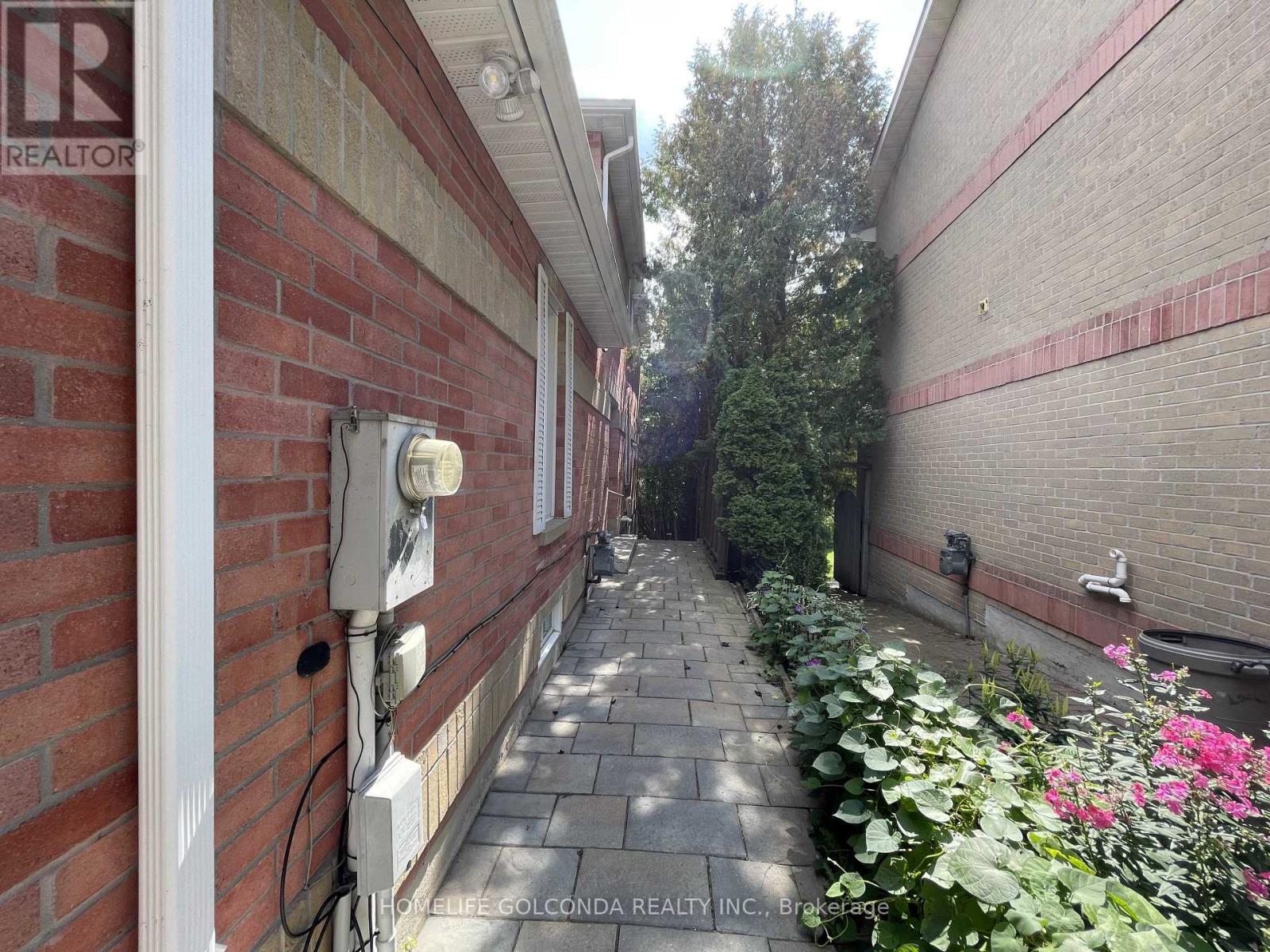 Lower Level - 64 Ritva Court, Richmond Hill (North Richvale), Ontario  L4C 9R4 - Photo 2 - N14124630