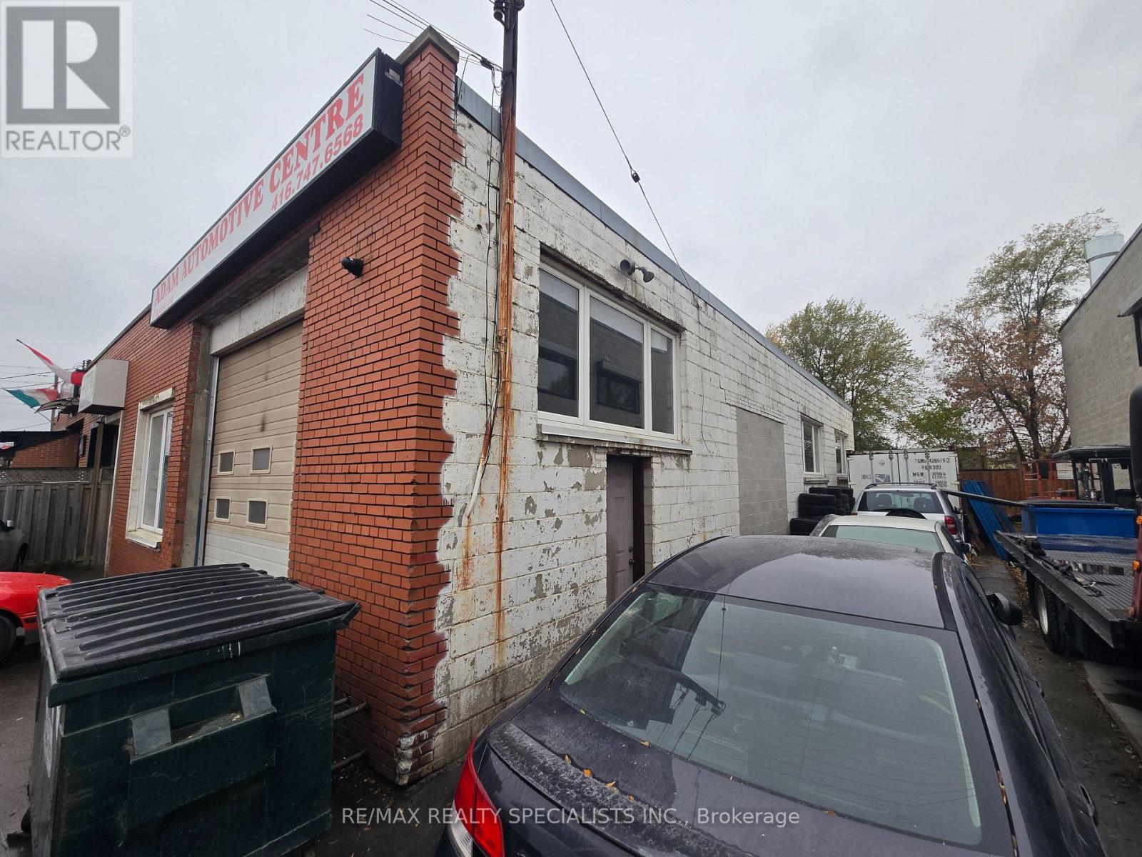 4 Elrose Avenue, Toronto, Ontario  M9M 2H6 - Photo 3 - W14124514