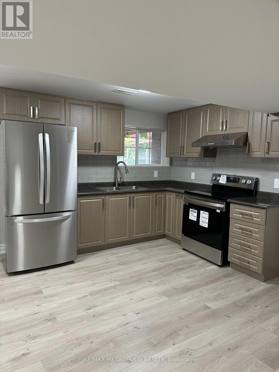 Bsmt - 12 Catchfly Crescent, Brampton, Ontario  L6P 2H8 - Photo 2 - W14124594
