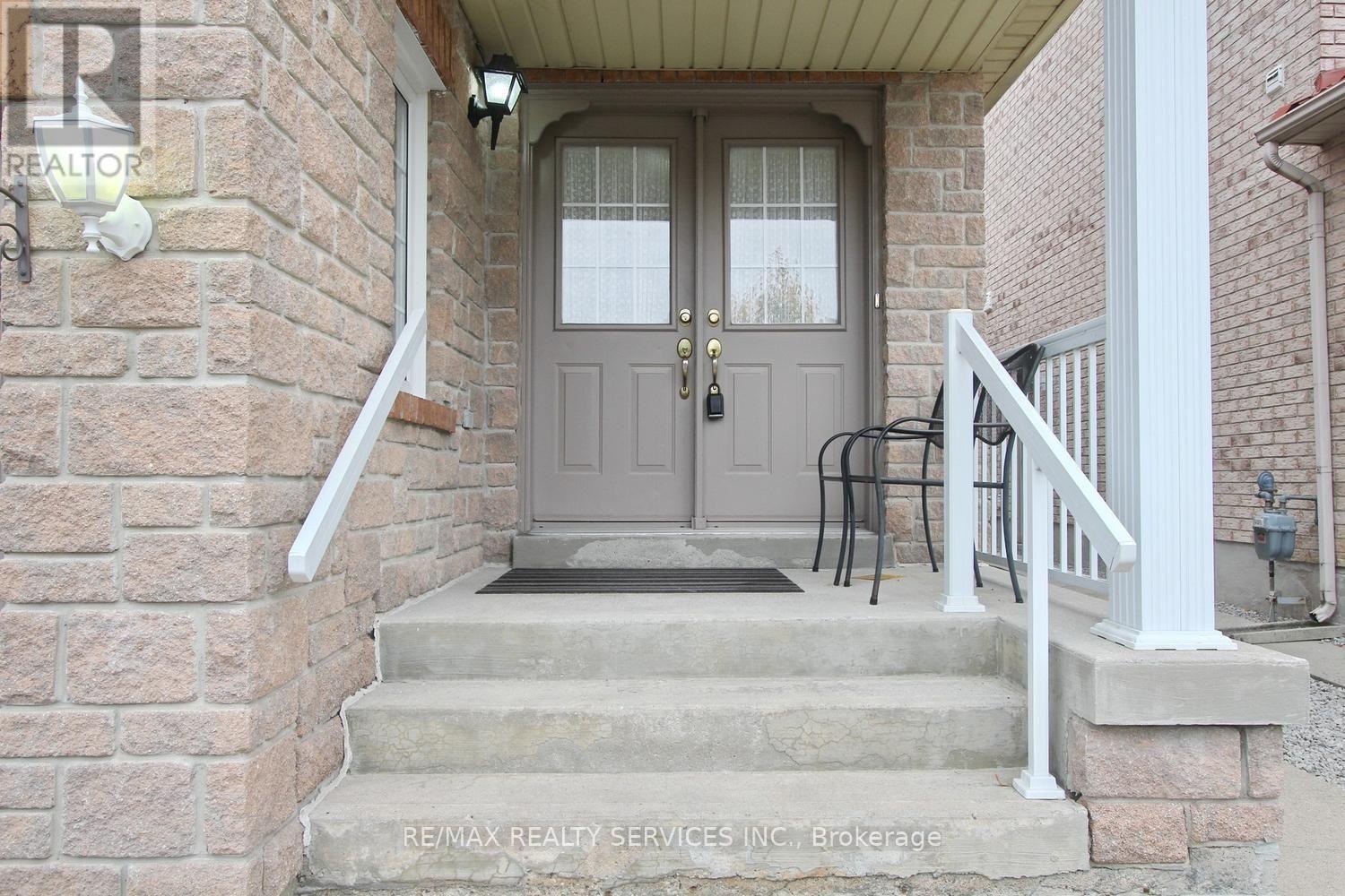 52 Lennon Trail, Brampton, Ontario  L6Y 5P7 - Photo 5 - W14124706