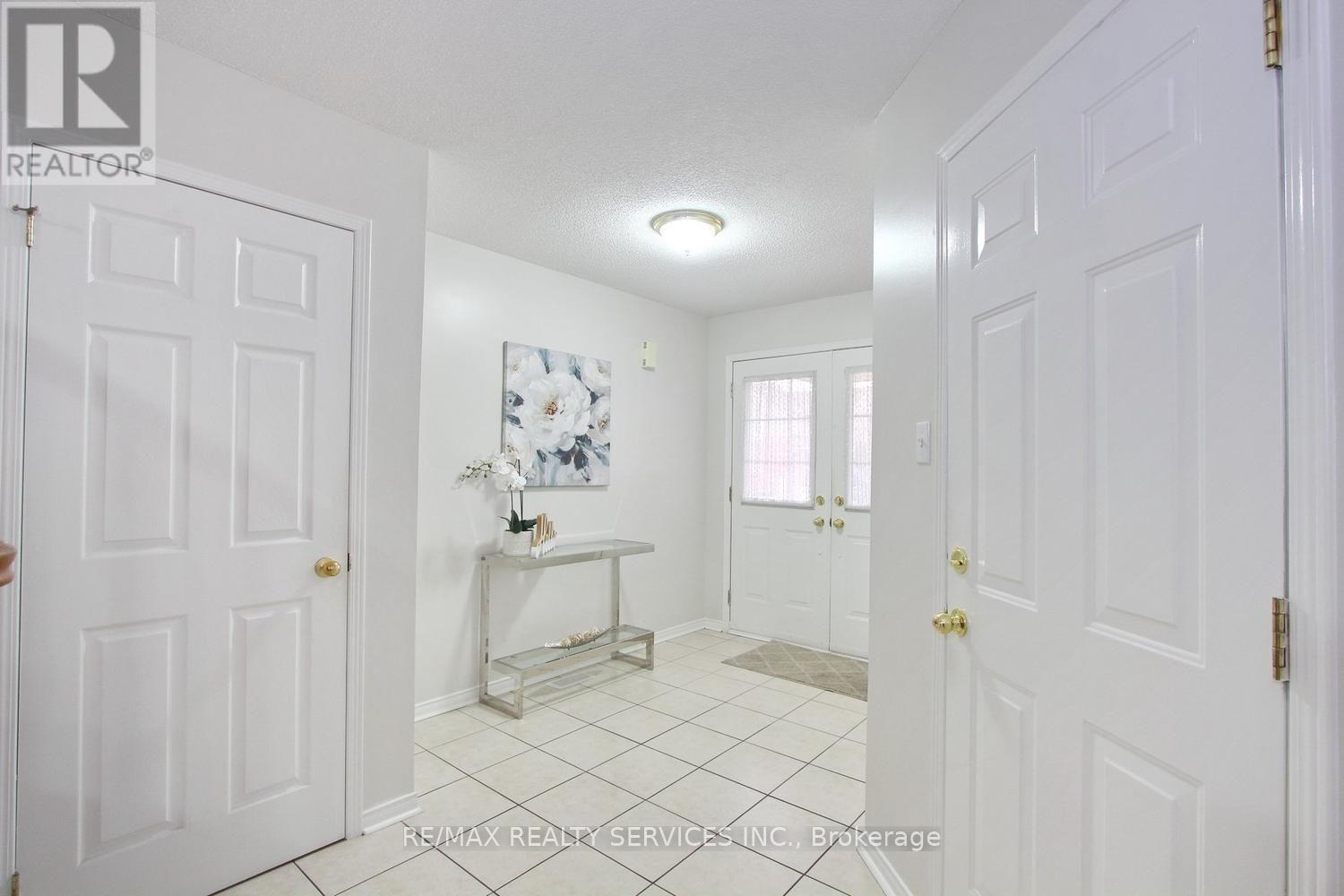 52 Lennon Trail, Brampton, Ontario  L6Y 5P7 - Photo 8 - W14124706