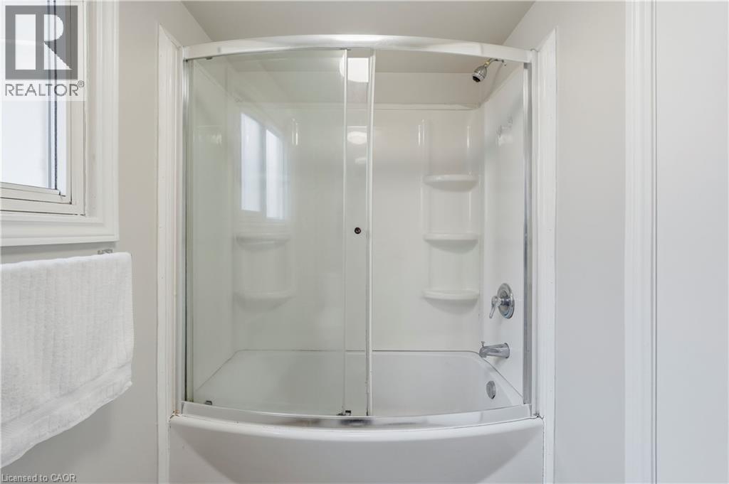 727 Barton Street, Stoney Creek, Ontario  L8E 5L7 - Photo 16 - 40874678