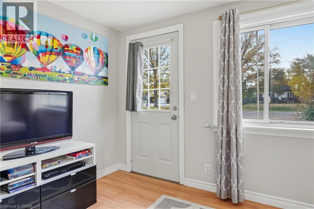 727 Barton Street, Stoney Creek, Ontario  L8E 5L7 - Photo 4 - 40874678