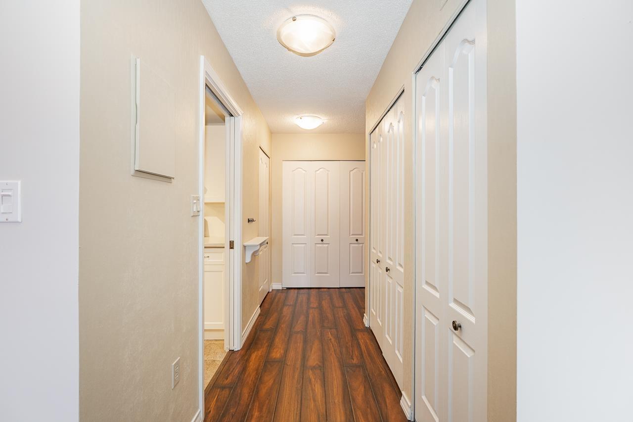 502 15111 Russell Avenue, White Rock, British Columbia  V4B 2P4 - Photo 3 - R3175749