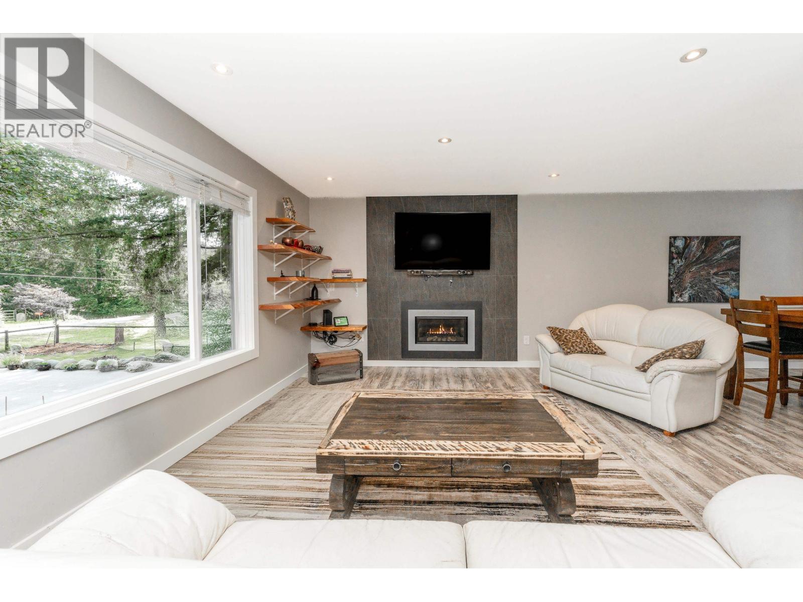 10069 276 Street, Maple Ridge, British Columbia  V2W 1R5 - Photo 2 - R3179192