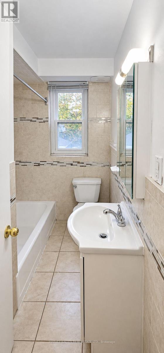 6 - 2905 St Clair Avenue E, Toronto, Ontario  M4B 1N5 - Photo 4 - E14124818
