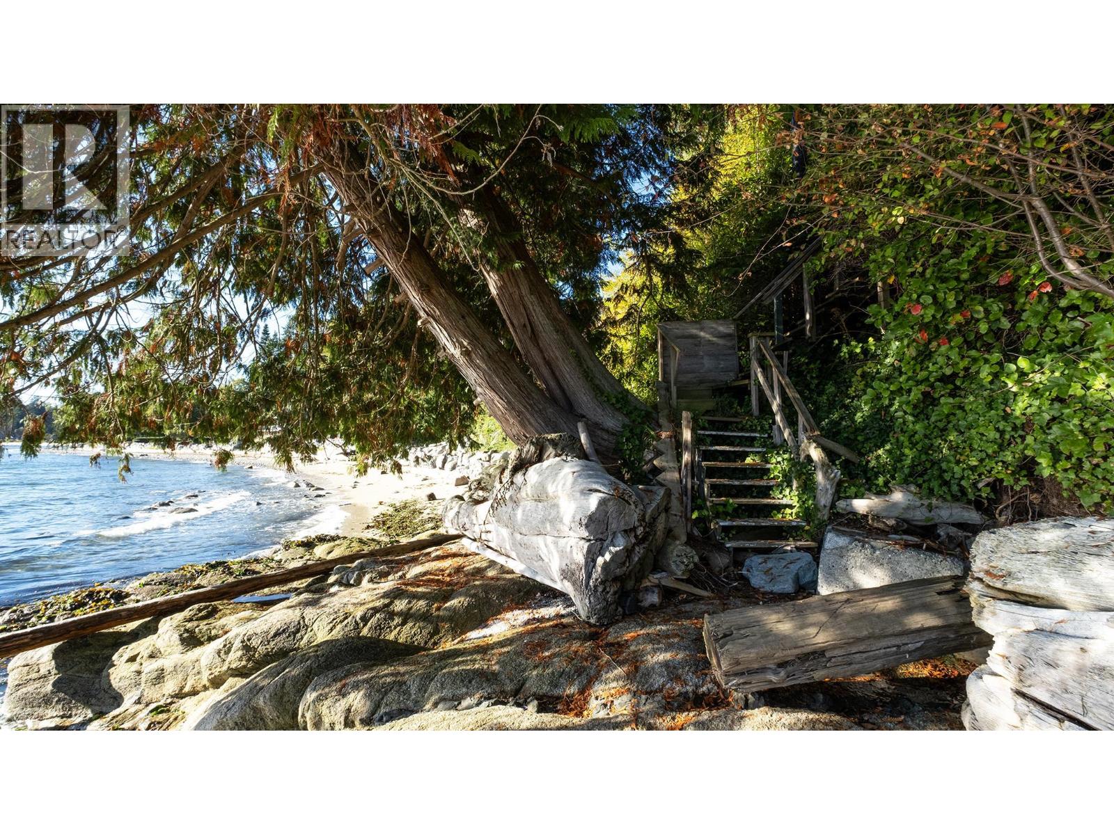 2909 Latimer Road, Roberts Creek, British Columbia  V0N 2W4 - Photo 7 - R3179169