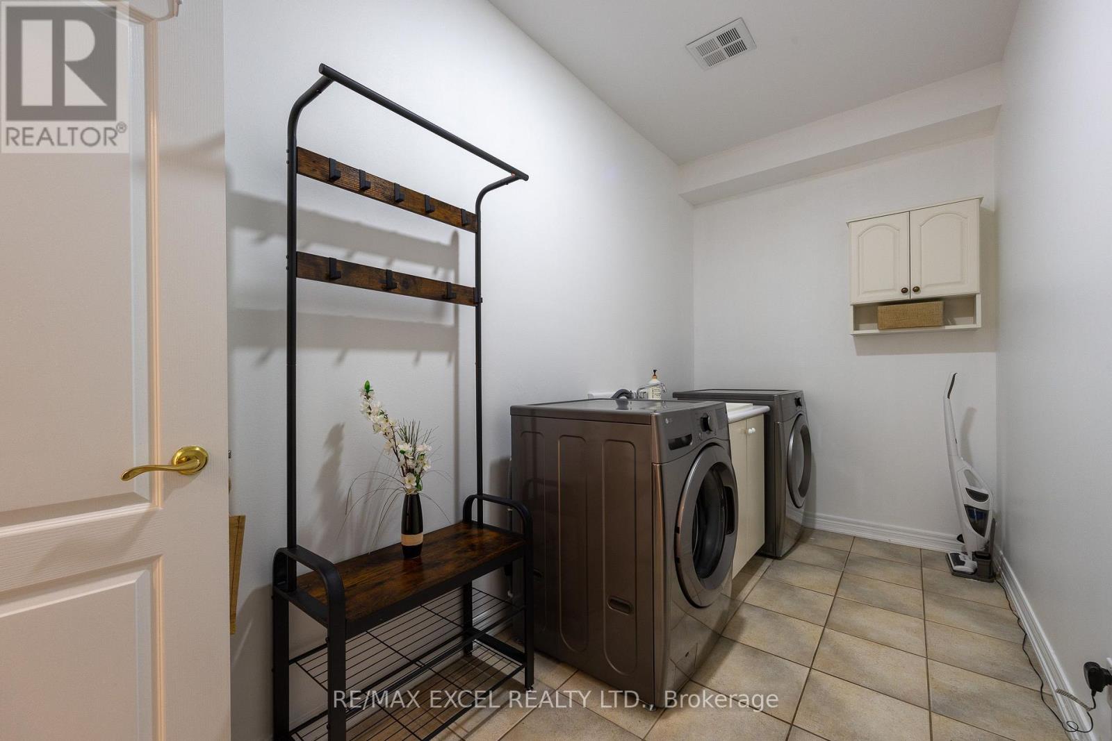 29 Brass Drive N, Richmond Hill, Ontario  L4E 4T3 - Photo 18 - N14124634