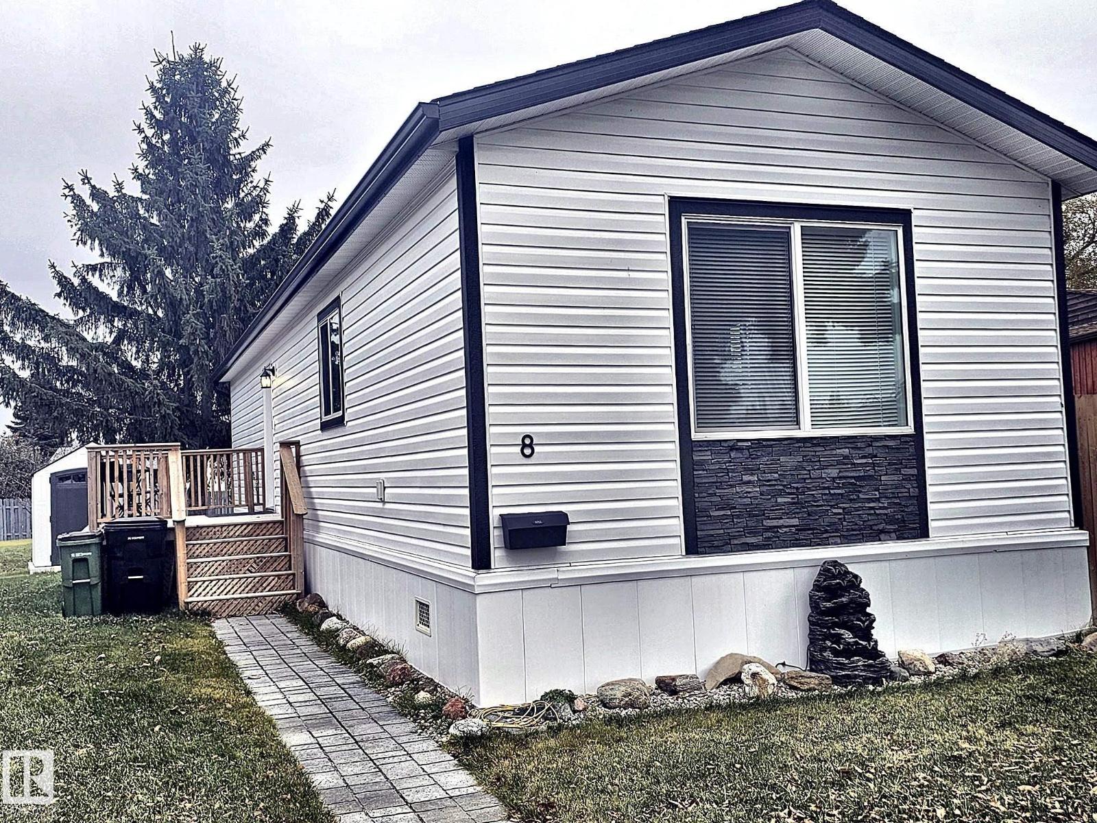 #8 12604 153 AV NW NW, edmonton, Alberta