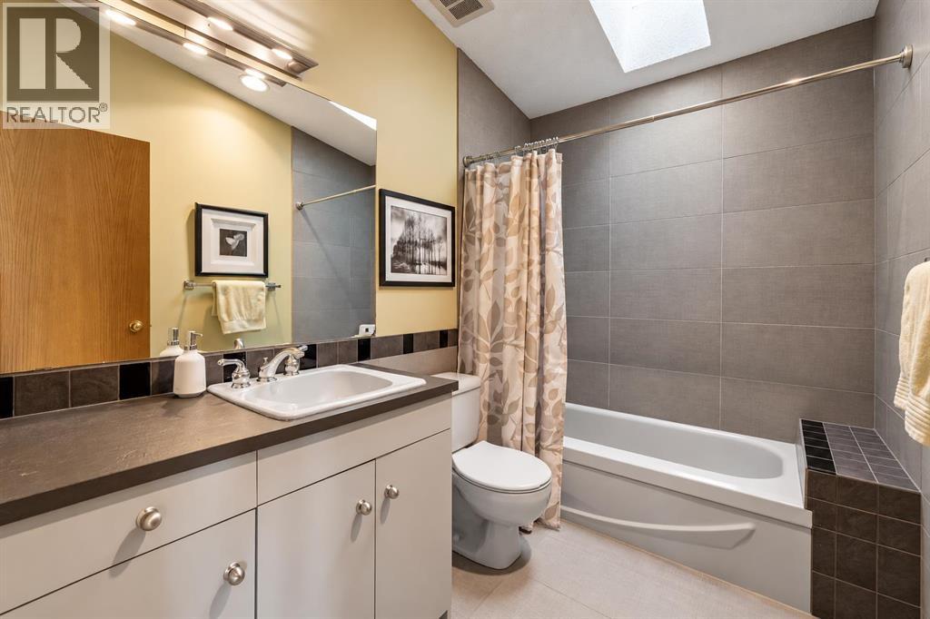 111 Hawksbrow Drive NW, Calgary, Alberta  T3G 3B5 - Photo 25 - A2354486
