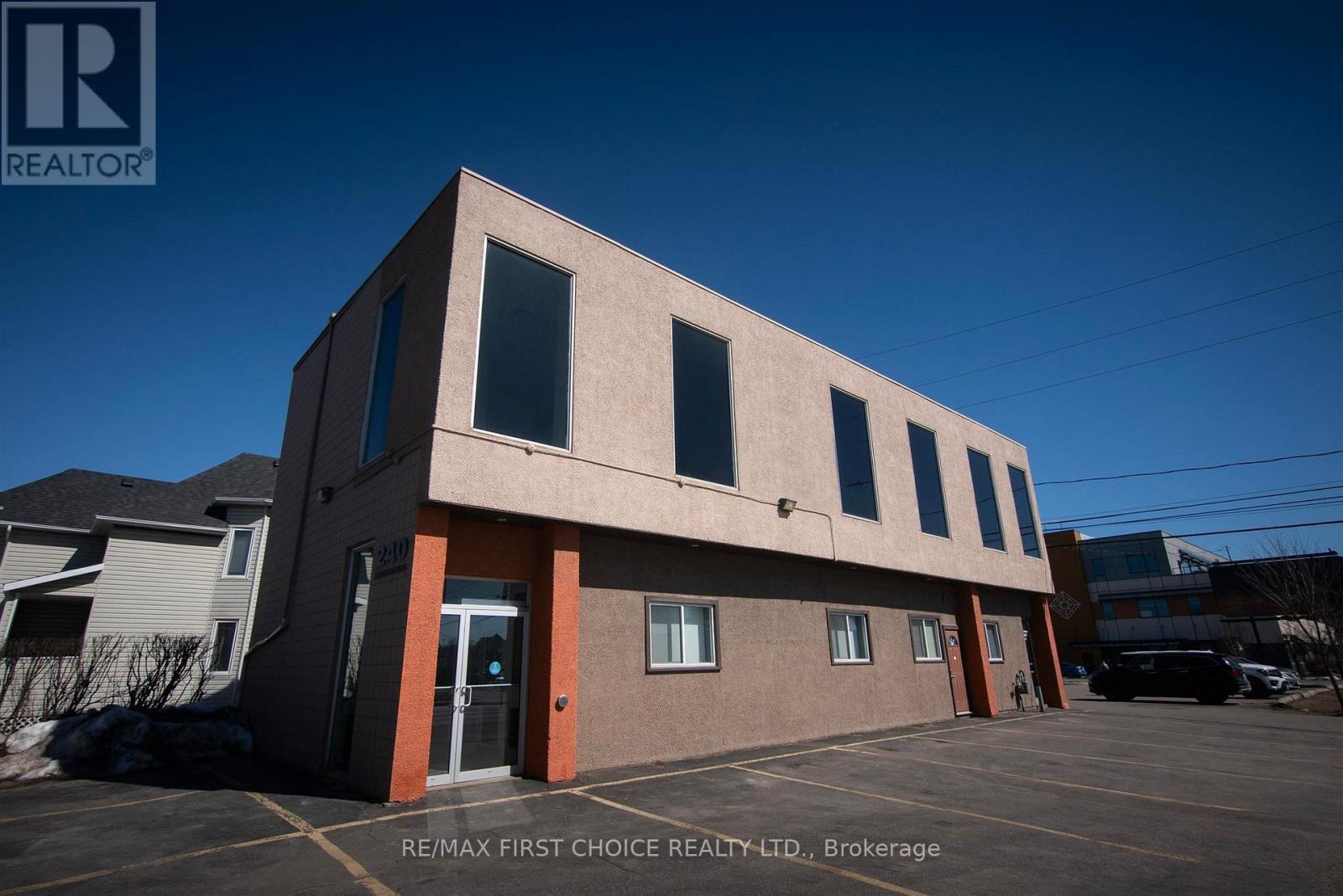 240 Syndicate Avenue S, Thunder Bay, Ontario  P7E 1C8 - Photo 1 - X14124942