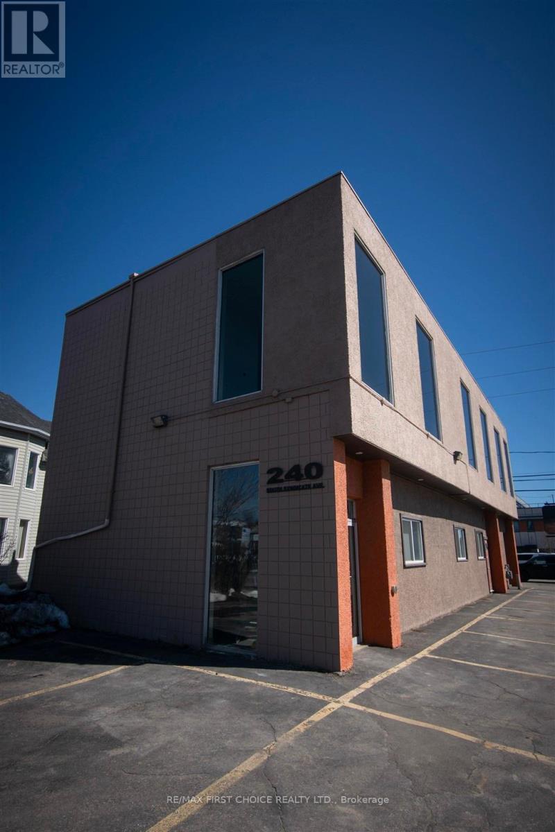 240 Syndicate Avenue S, Thunder Bay, Ontario  P7E 1C8 - Photo 2 - X14124942