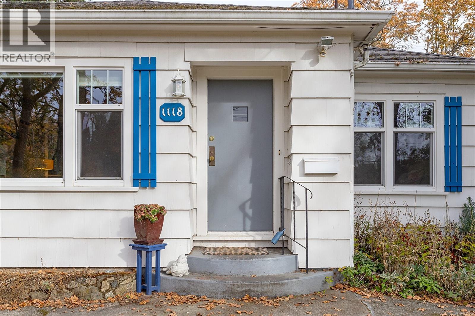 1118 Tolmie Ave