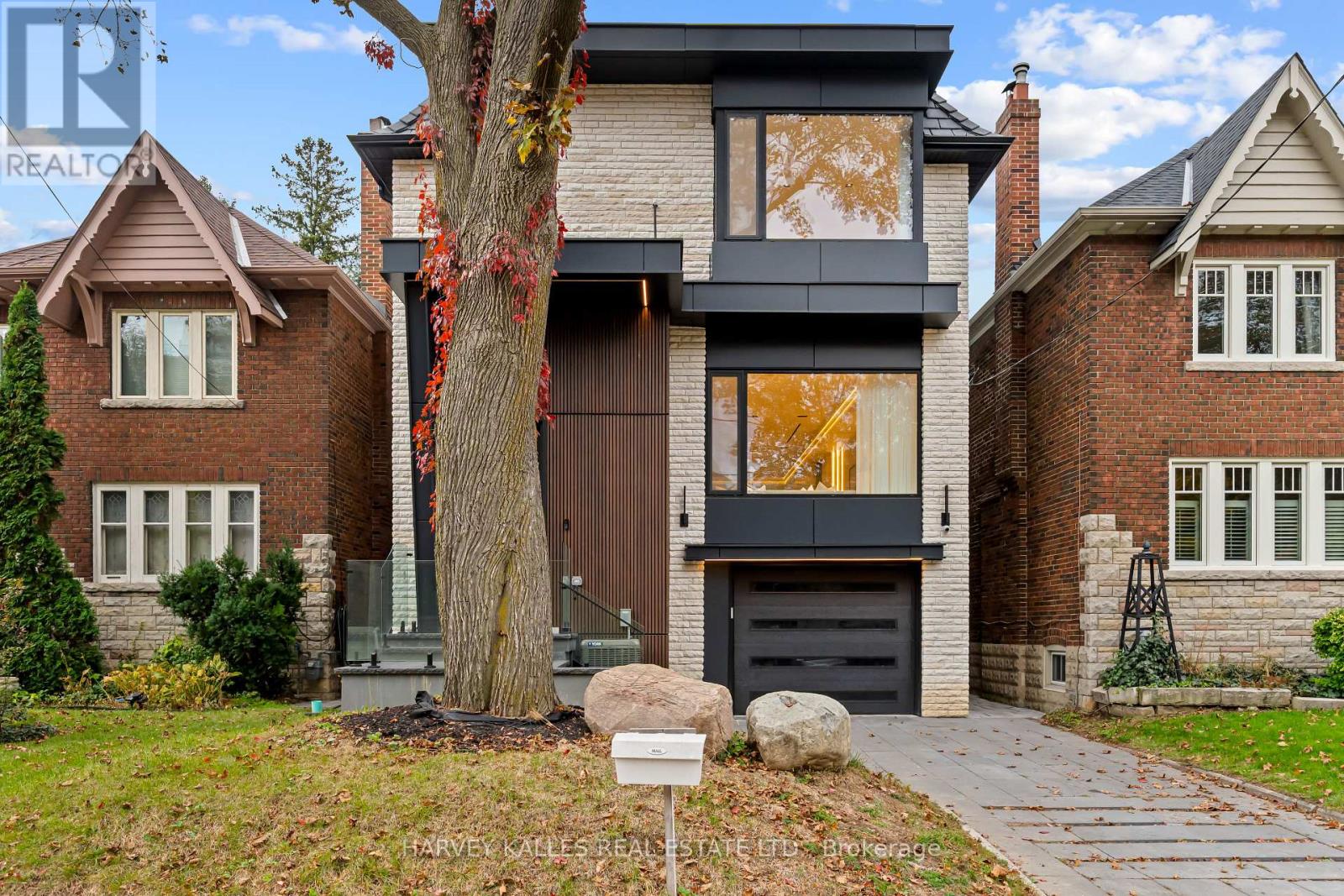 33 Saint Hilda's Avenue, Toronto, Ontario  M4N 2P5 - Photo 2 - C14124862