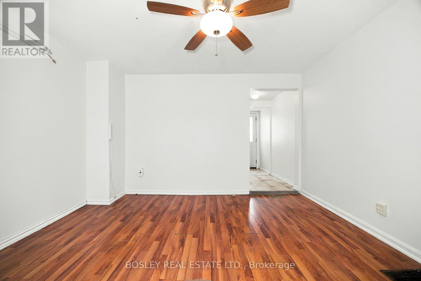 114 Rhodes Avenue, Toronto, Ontario  M4L 3A1 - Photo 10 - E14125090