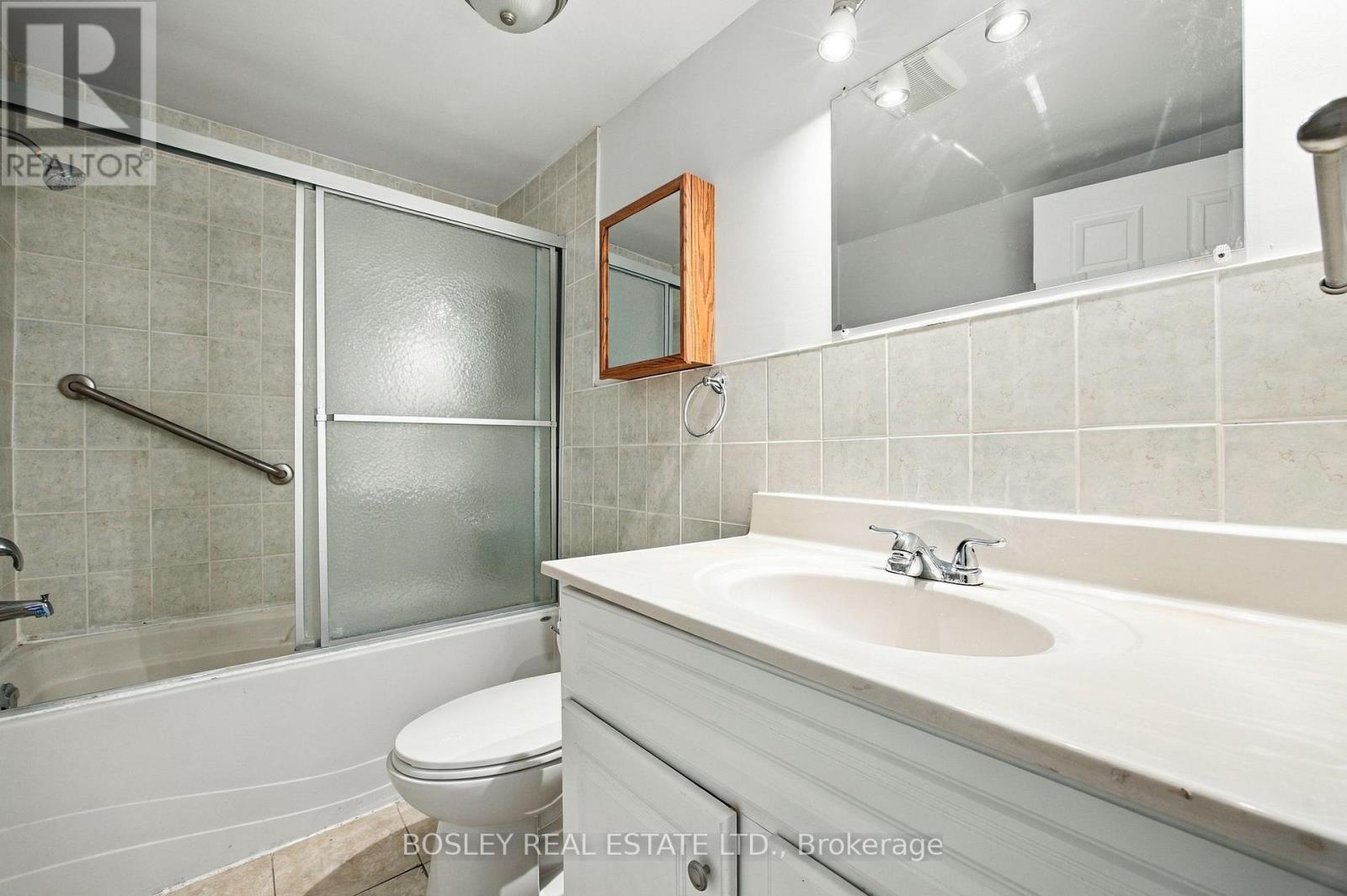 114 Rhodes Avenue, Toronto, Ontario  M4L 3A1 - Photo 13 - E14125090