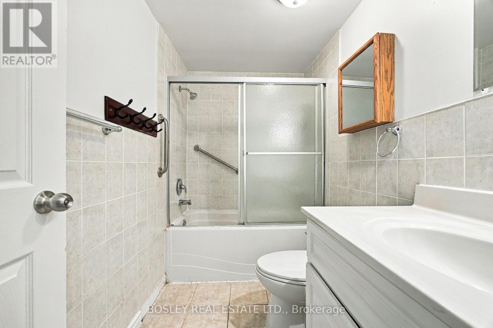114 Rhodes Avenue, Toronto, Ontario  M4L 3A1 - Photo 14 - E14125090
