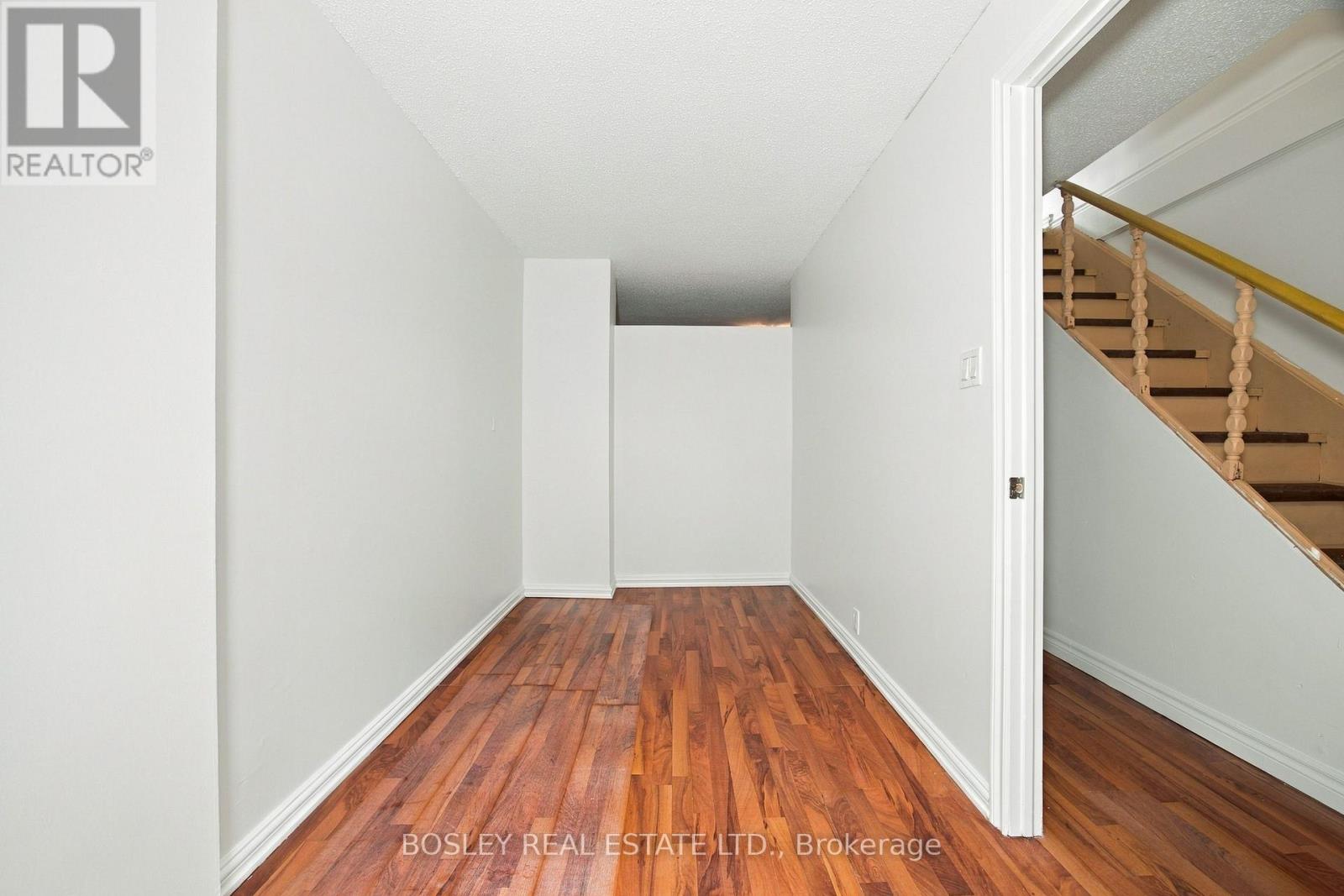 114 Rhodes Avenue, Toronto, Ontario  M4L 3A1 - Photo 2 - E14125090