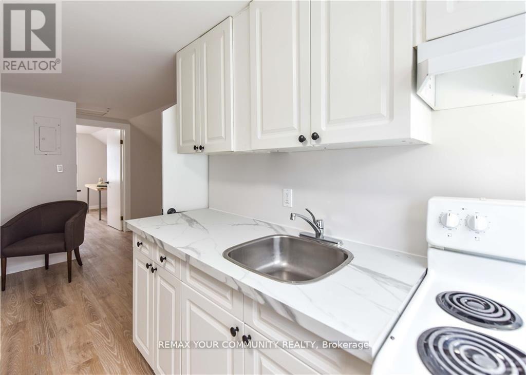 Upper - 17 Champlain Street, Orillia, Ontario  L3V 2G6 - Photo 4 - S14124858