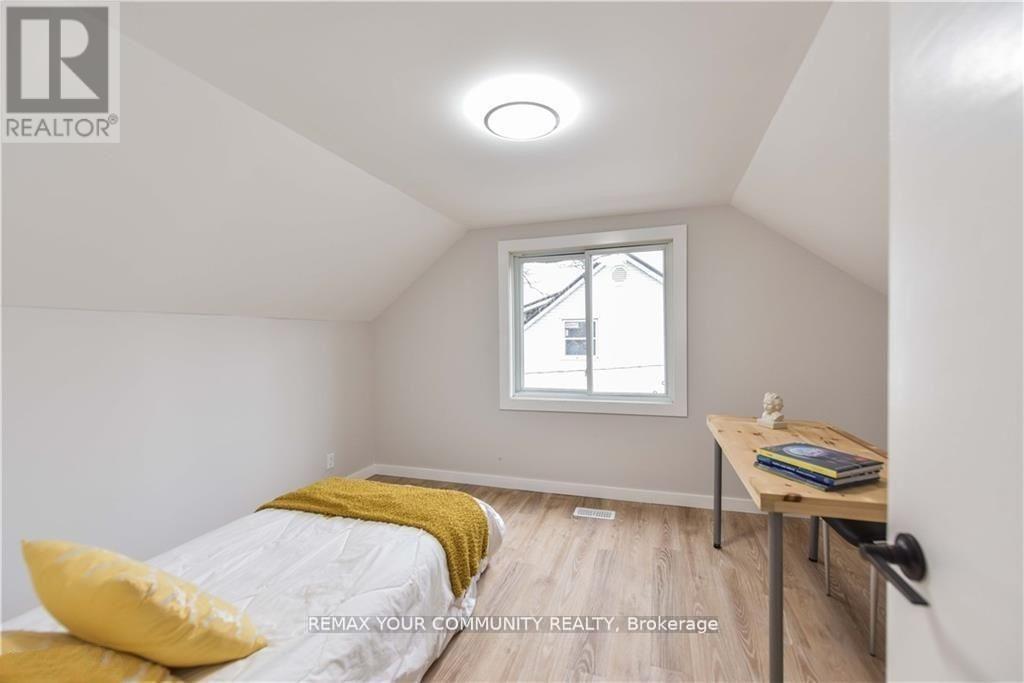 Upper - 17 Champlain Street, Orillia, Ontario  L3V 2G6 - Photo 7 - S14124858