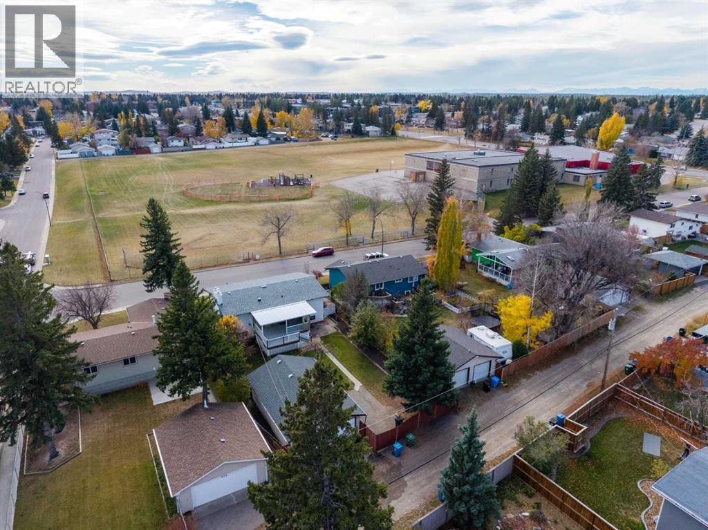 808 Stonehaven Road SW, Calgary, Alberta  T2W 0P6 - Photo 48 - A2353771