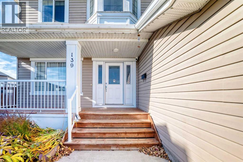 139 Lavender Way, Chestermere, Alberta  T1X 0E8 - Photo 4 - A2353772