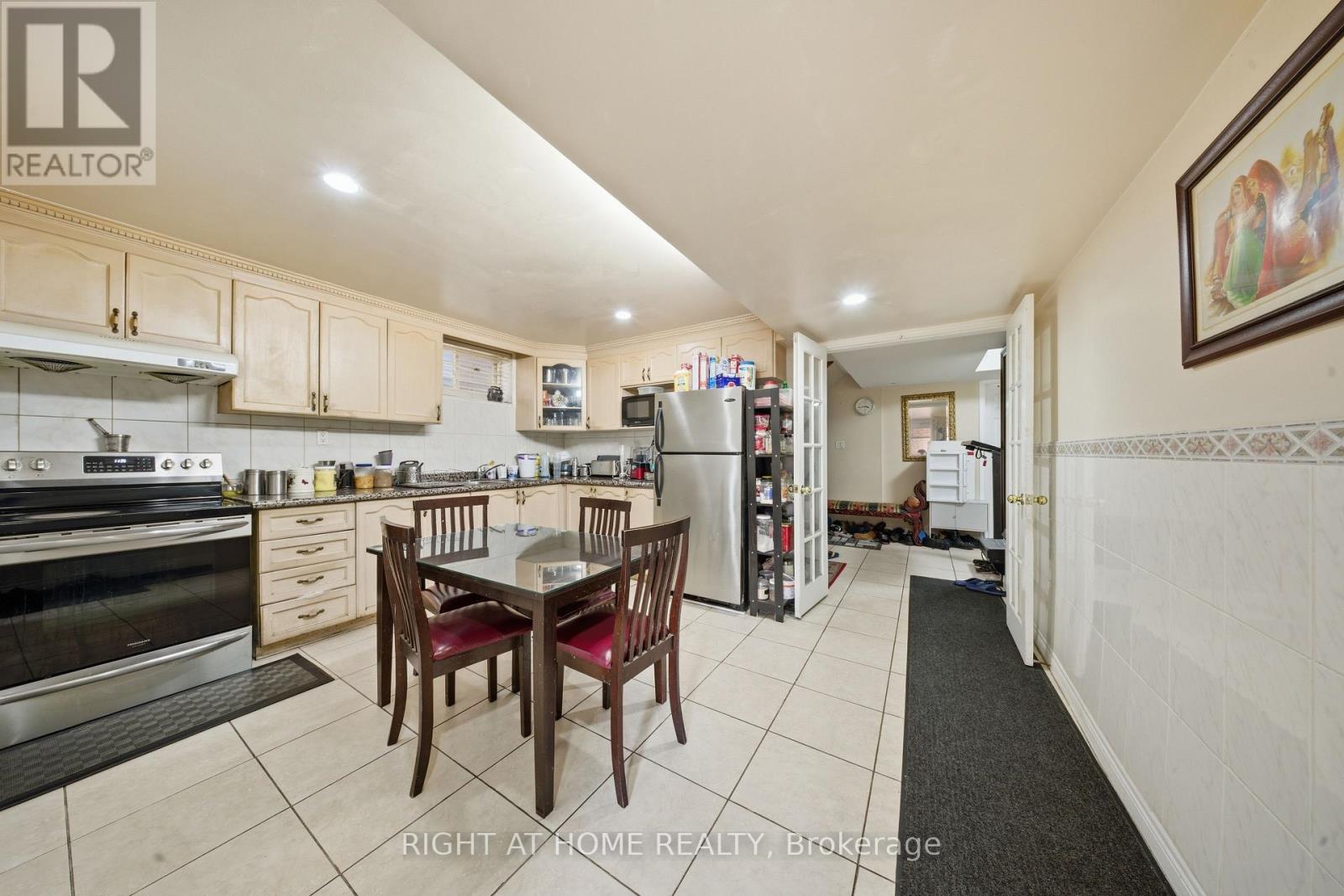 284 Maple Leaf Drive, Toronto, Ontario  M6L 1P3 - Photo 29 - W14124474