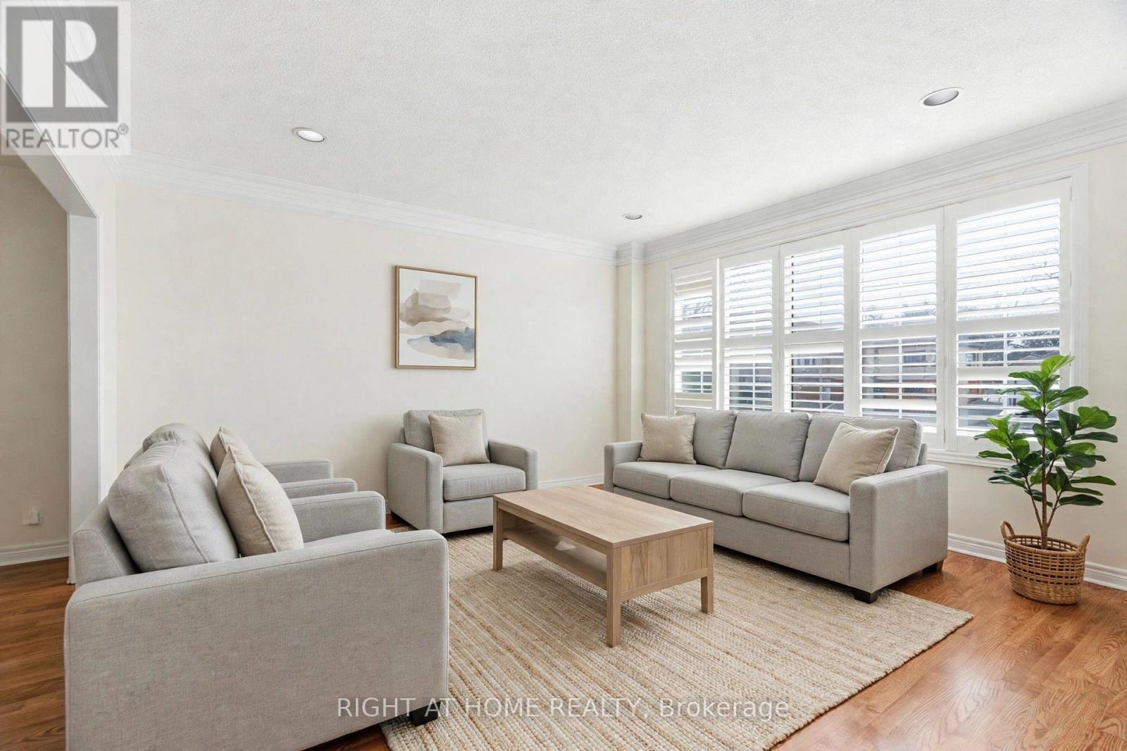 284 Maple Leaf Drive, Toronto, Ontario  M6L 1P3 - Photo 35 - W14124474