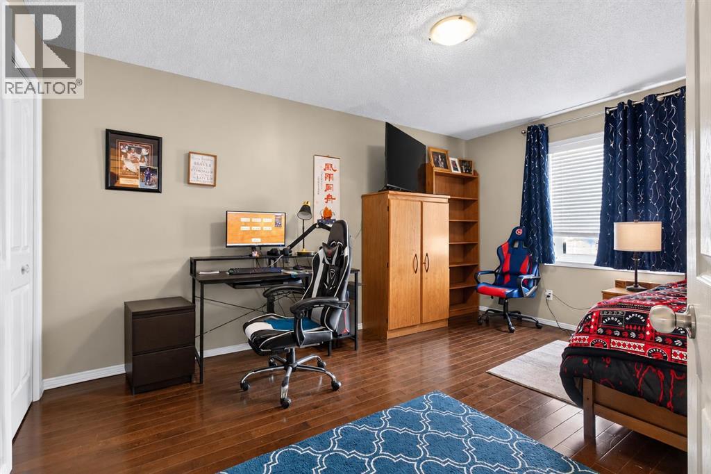 16 Citadel Meadow Gardens NW